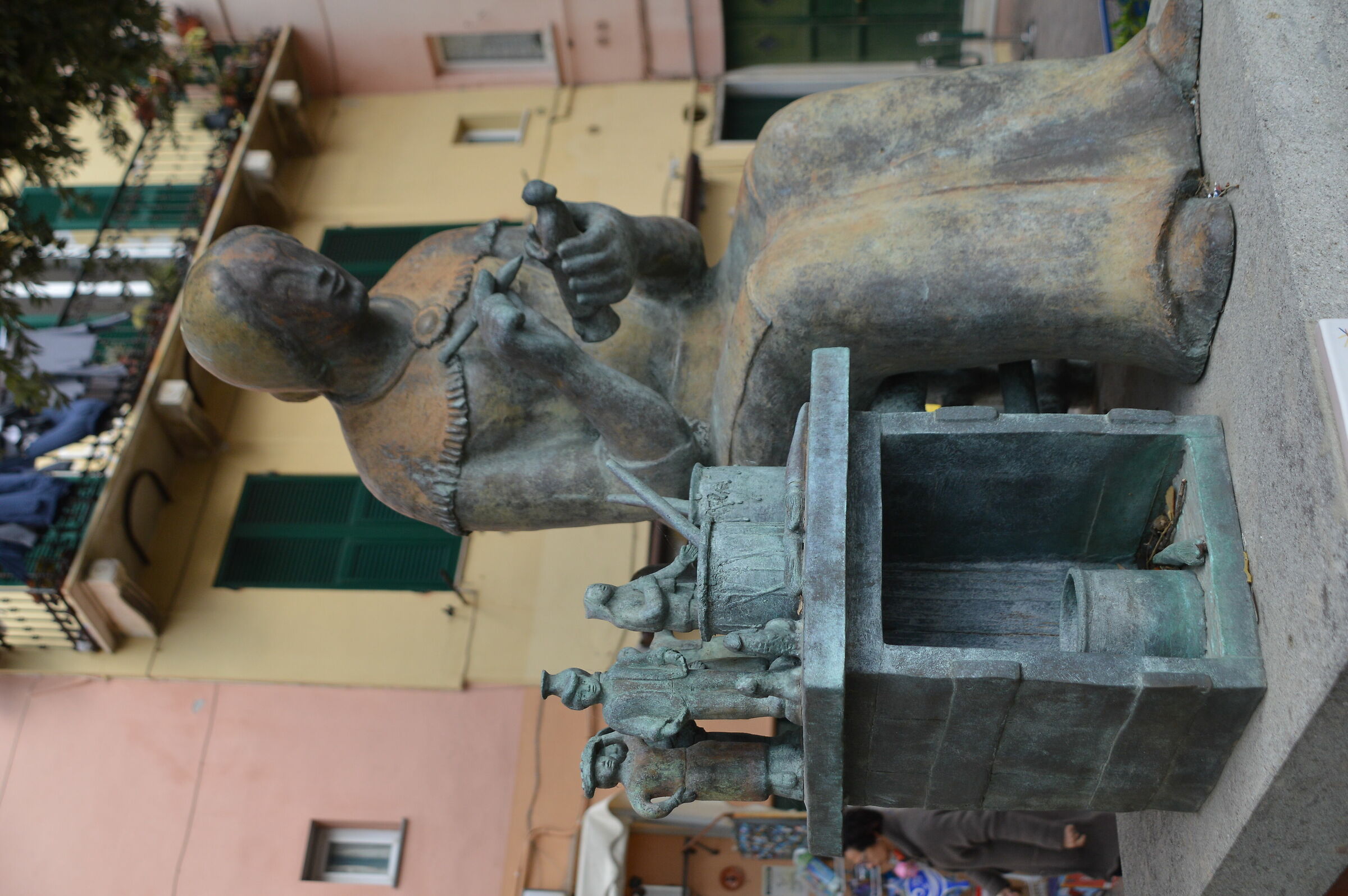 Albissola Marina piazza del Comune