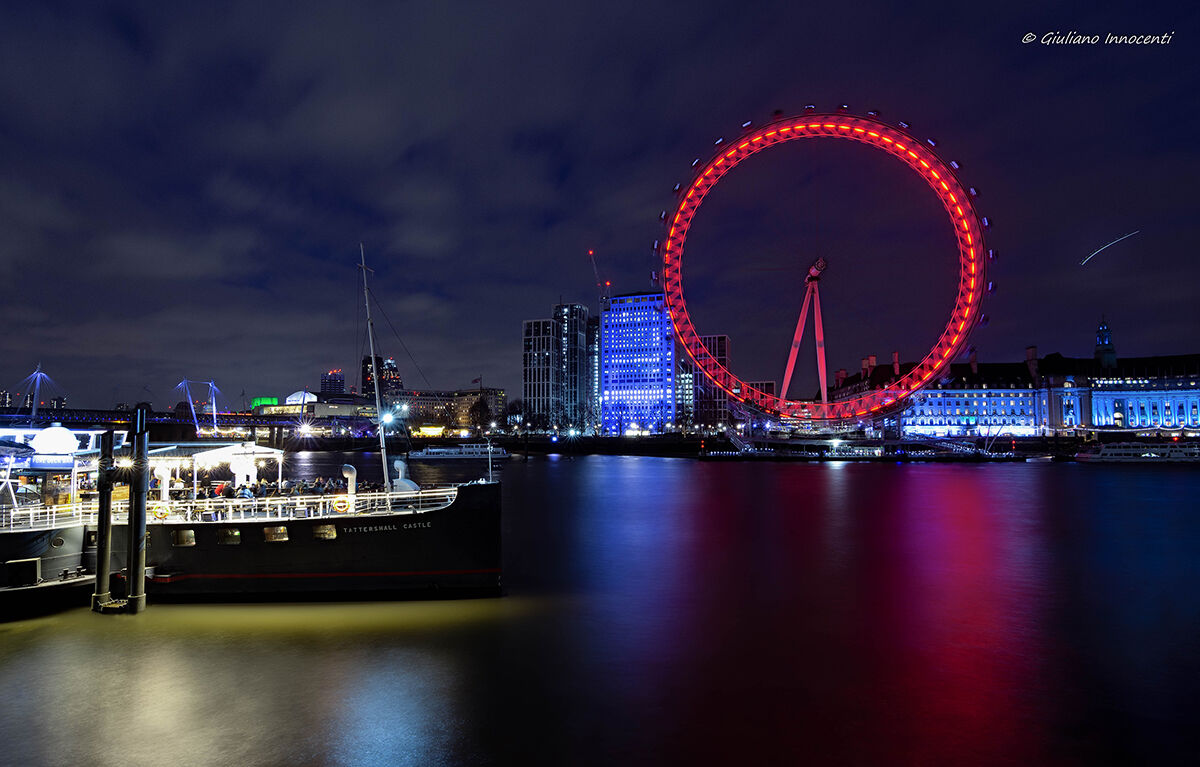 The colors of the London Eye