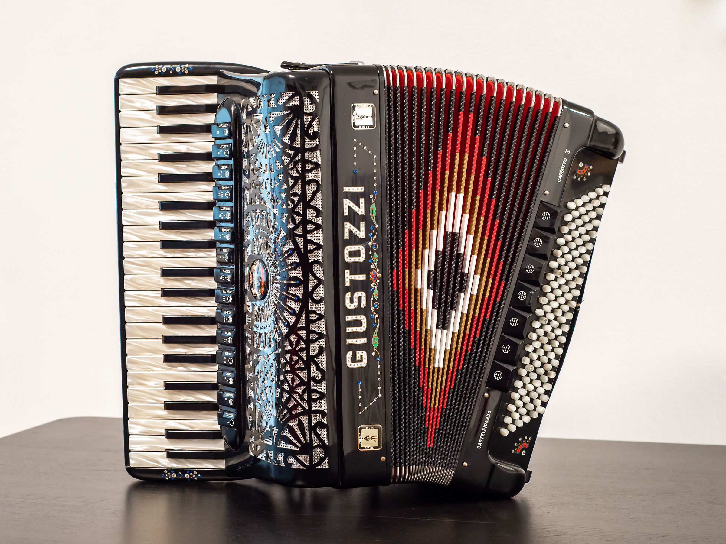 Accordion Giustozzi in V