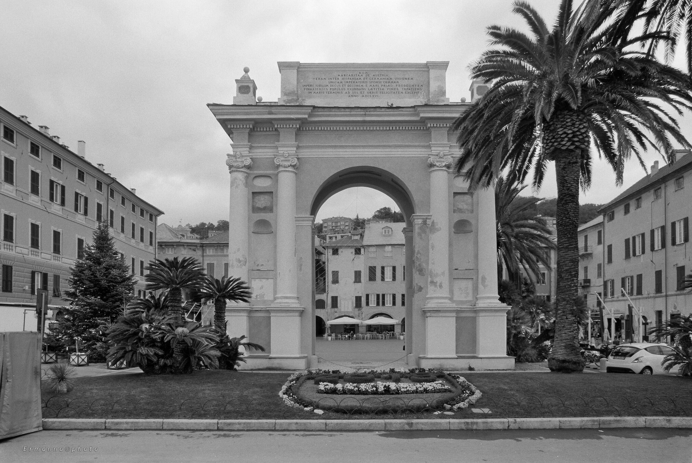 Arco a Margherita Teresa of Spain