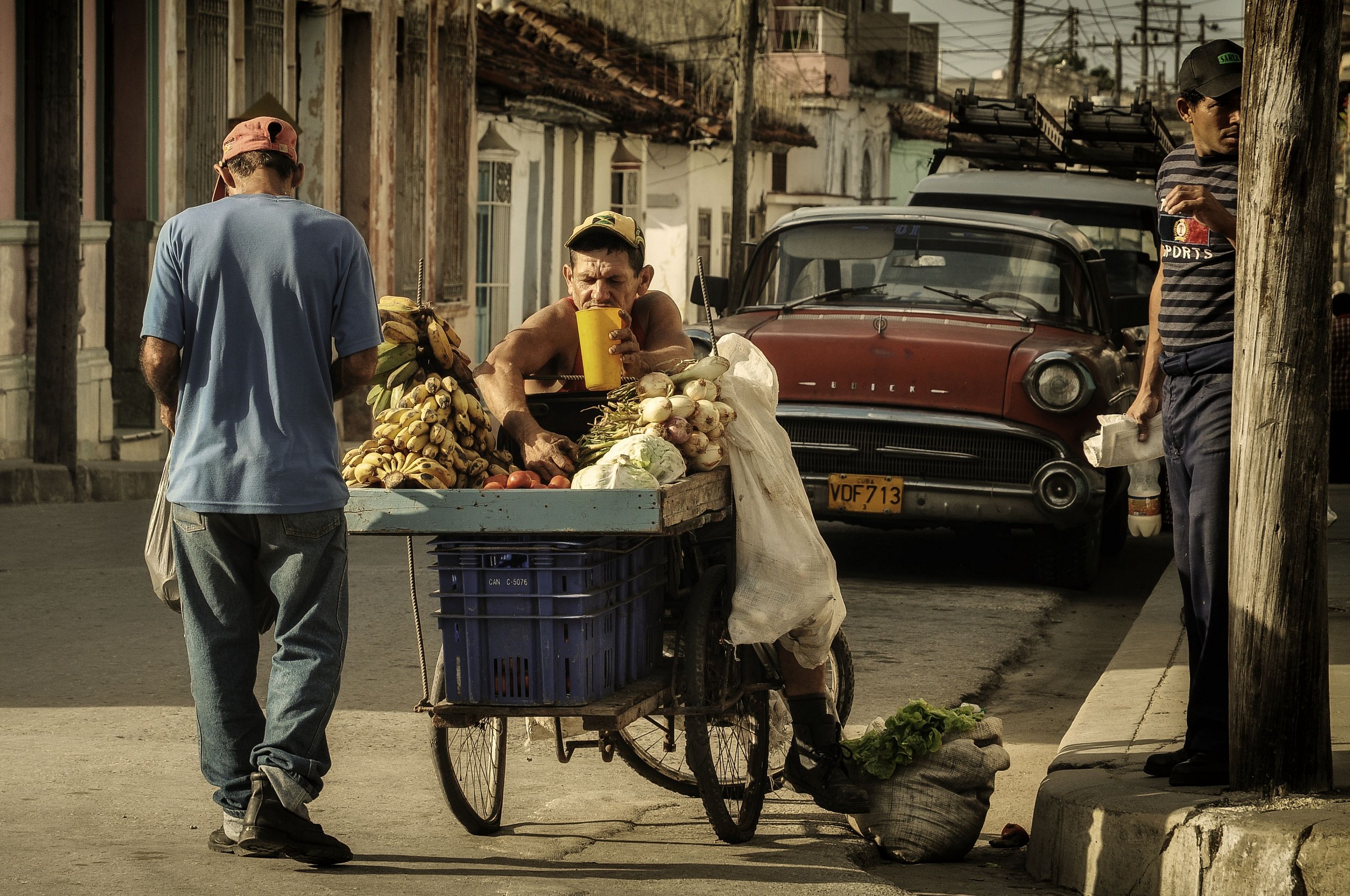 Cuba, store fruits and vegetables!