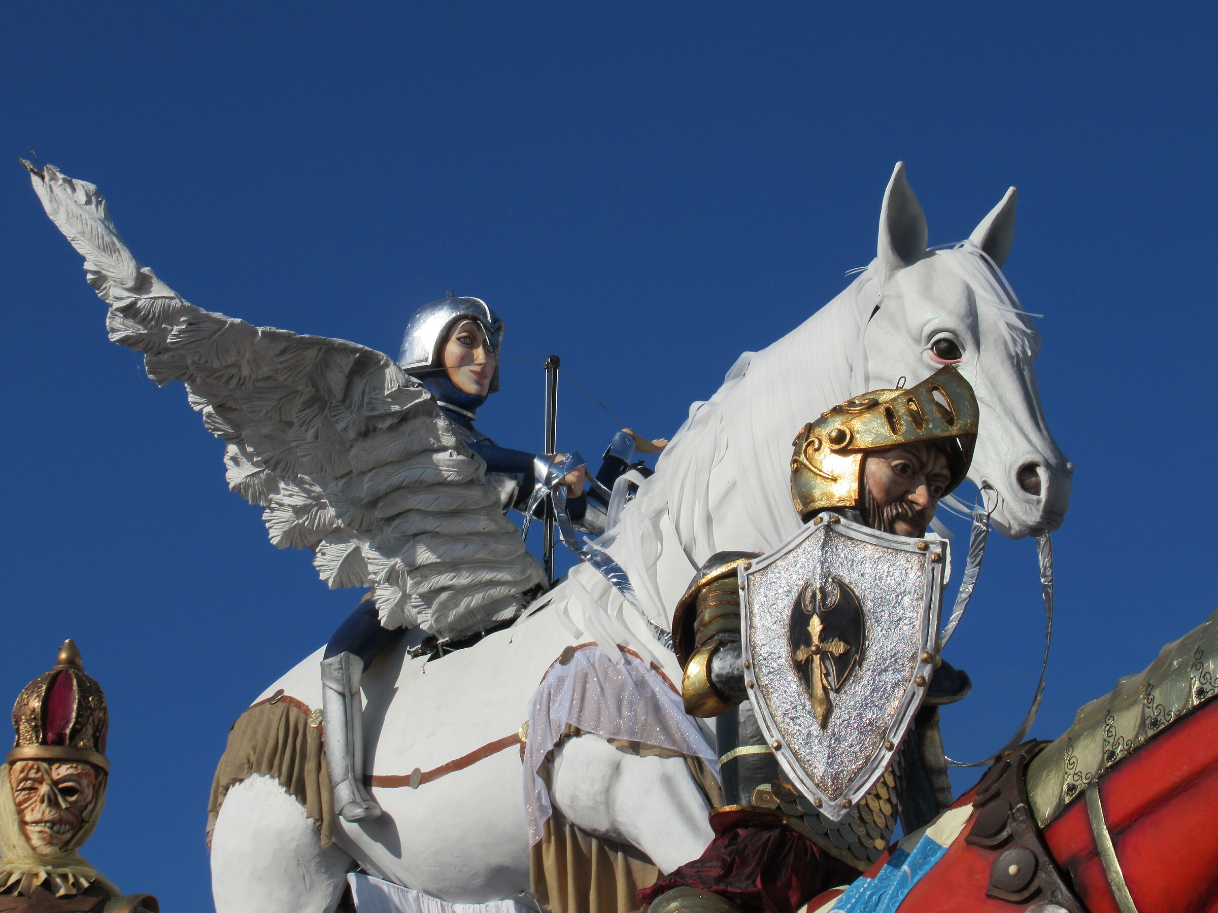 Carnevale di Viareggio “Per chi suona la campana”...