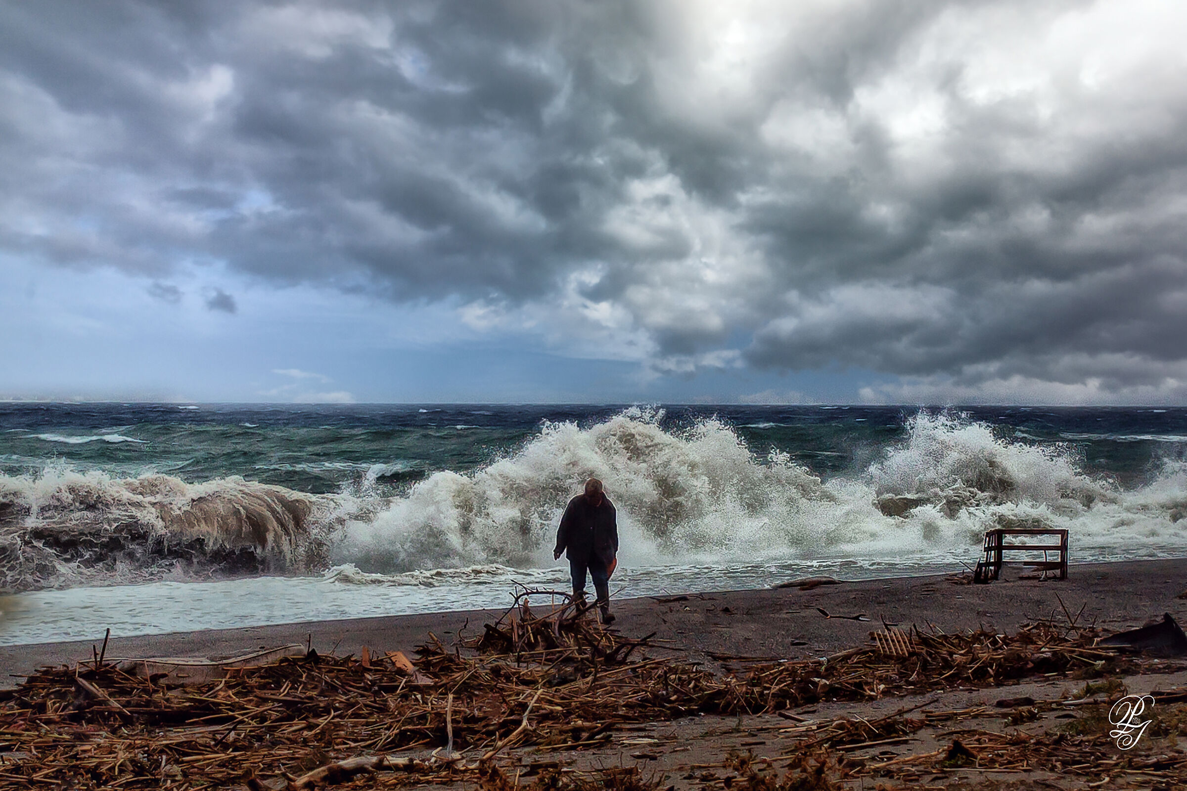Walking on the edge of the Strait of Messina