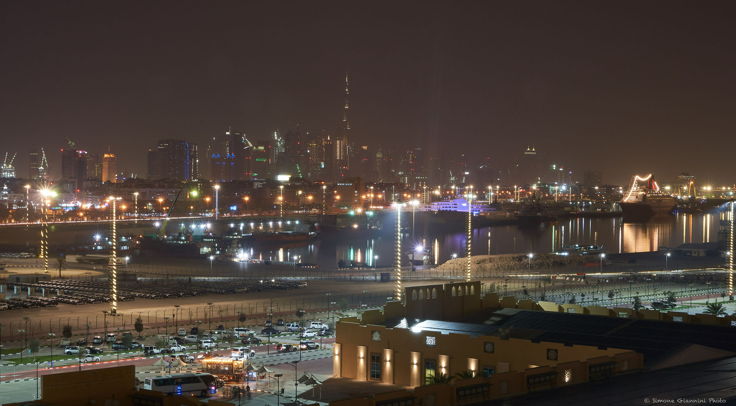 Dubai di notte 1