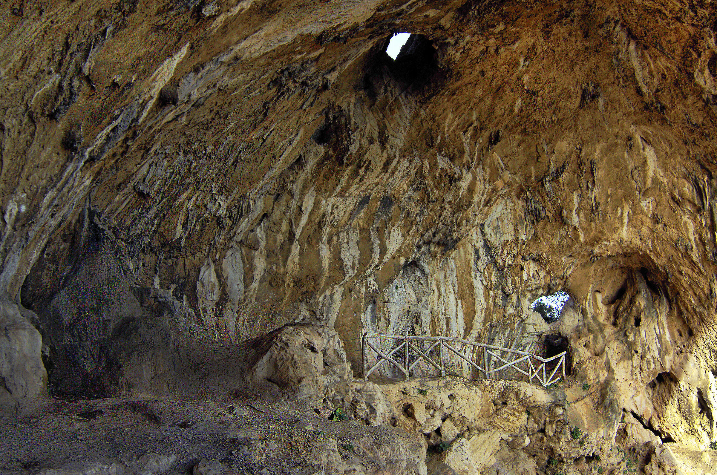 Grotta dei briganti (Noli - SV)