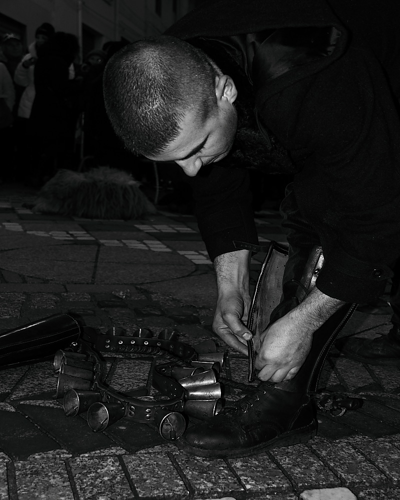 Dressing Urtzos and Buttudos