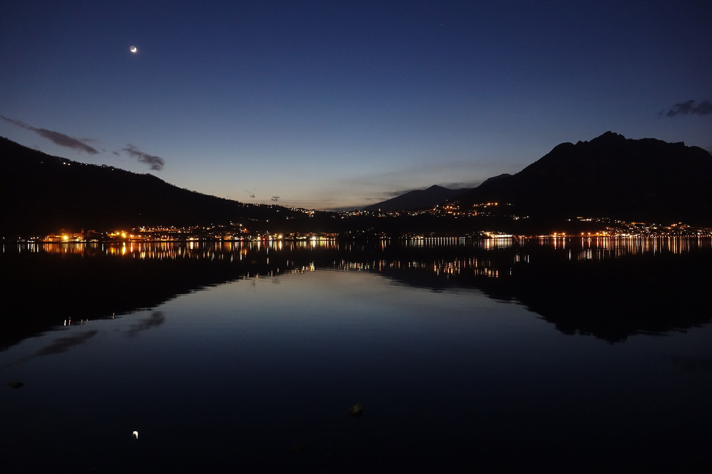 Moon Sickle on Lake Garlate
