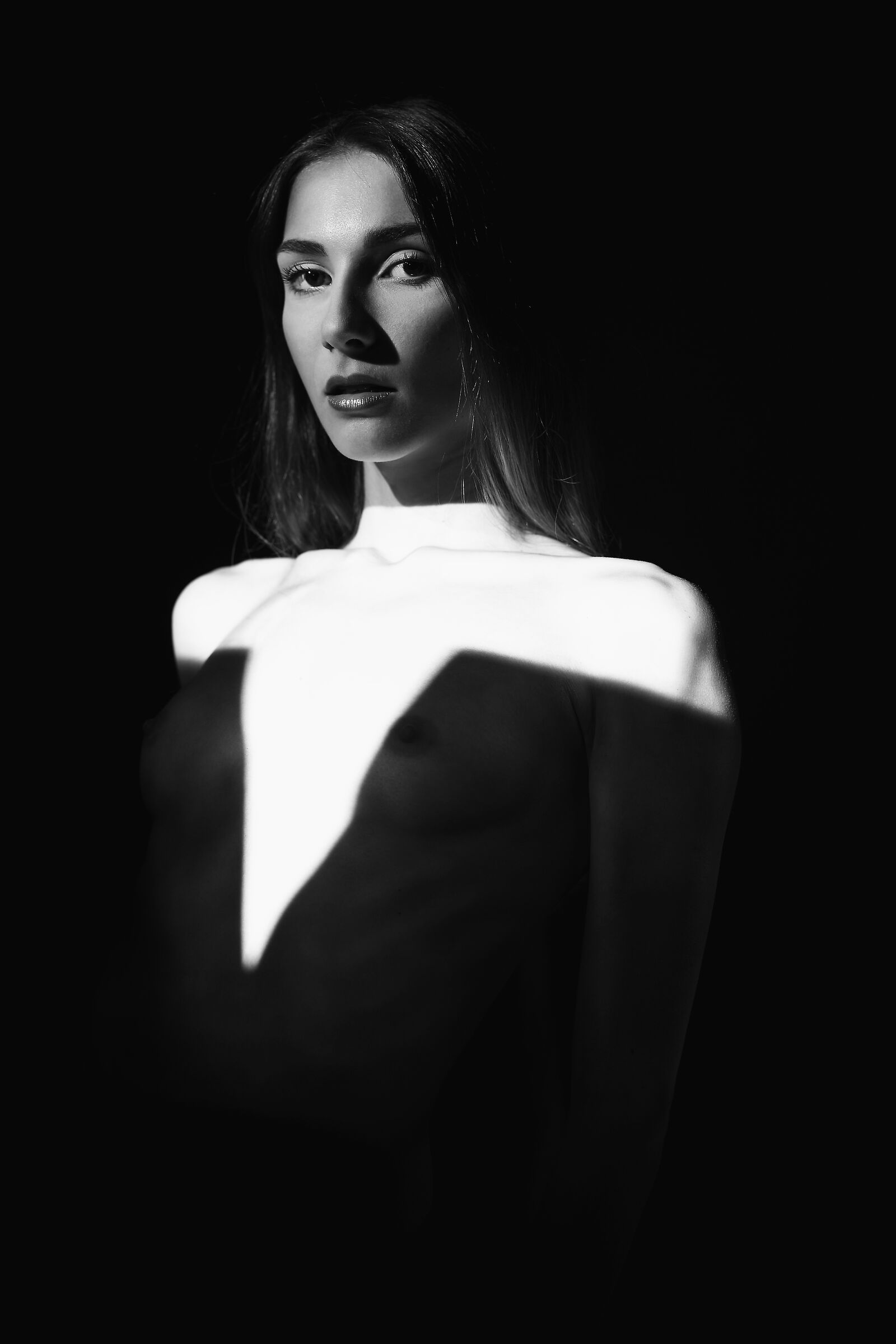 Elisa | Dress in light and shadow