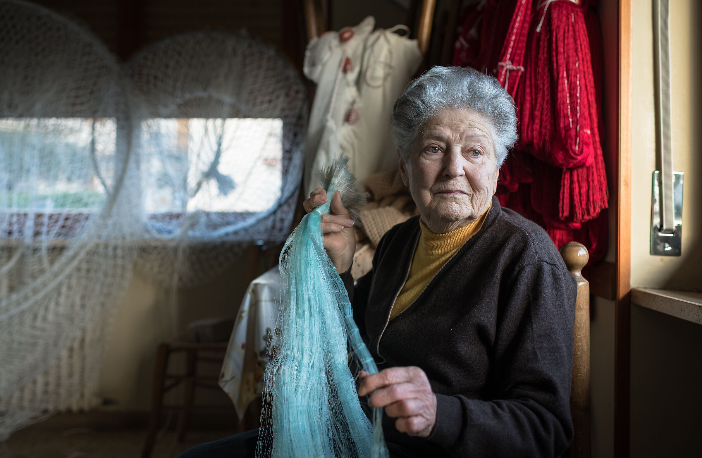 The lady of the Nets-Lake Trasimeno