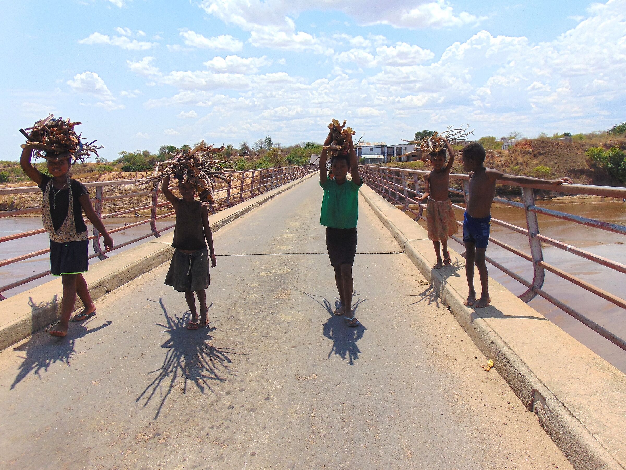 Madagascar, sony h300