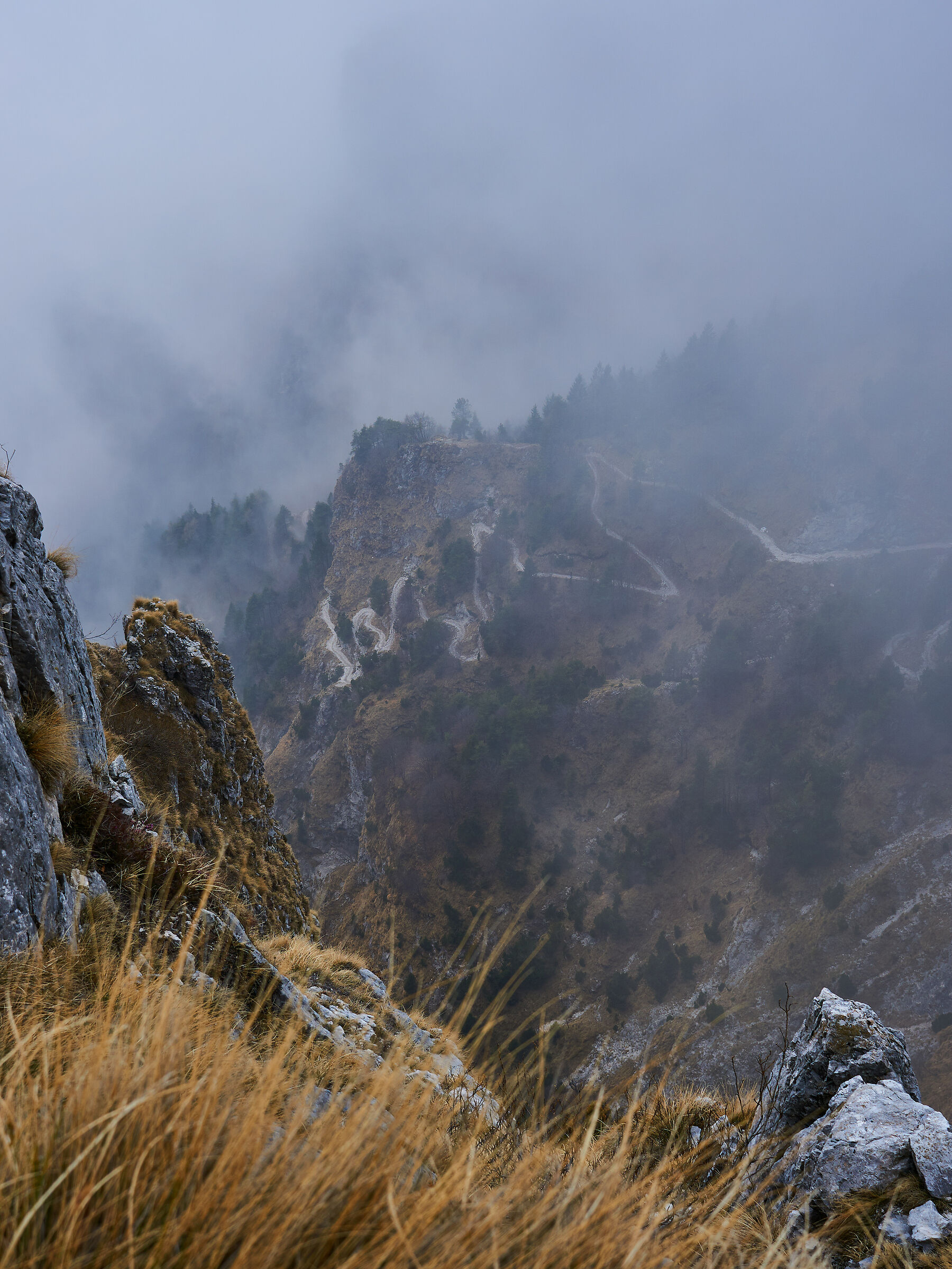 scendendo dal monte grappa