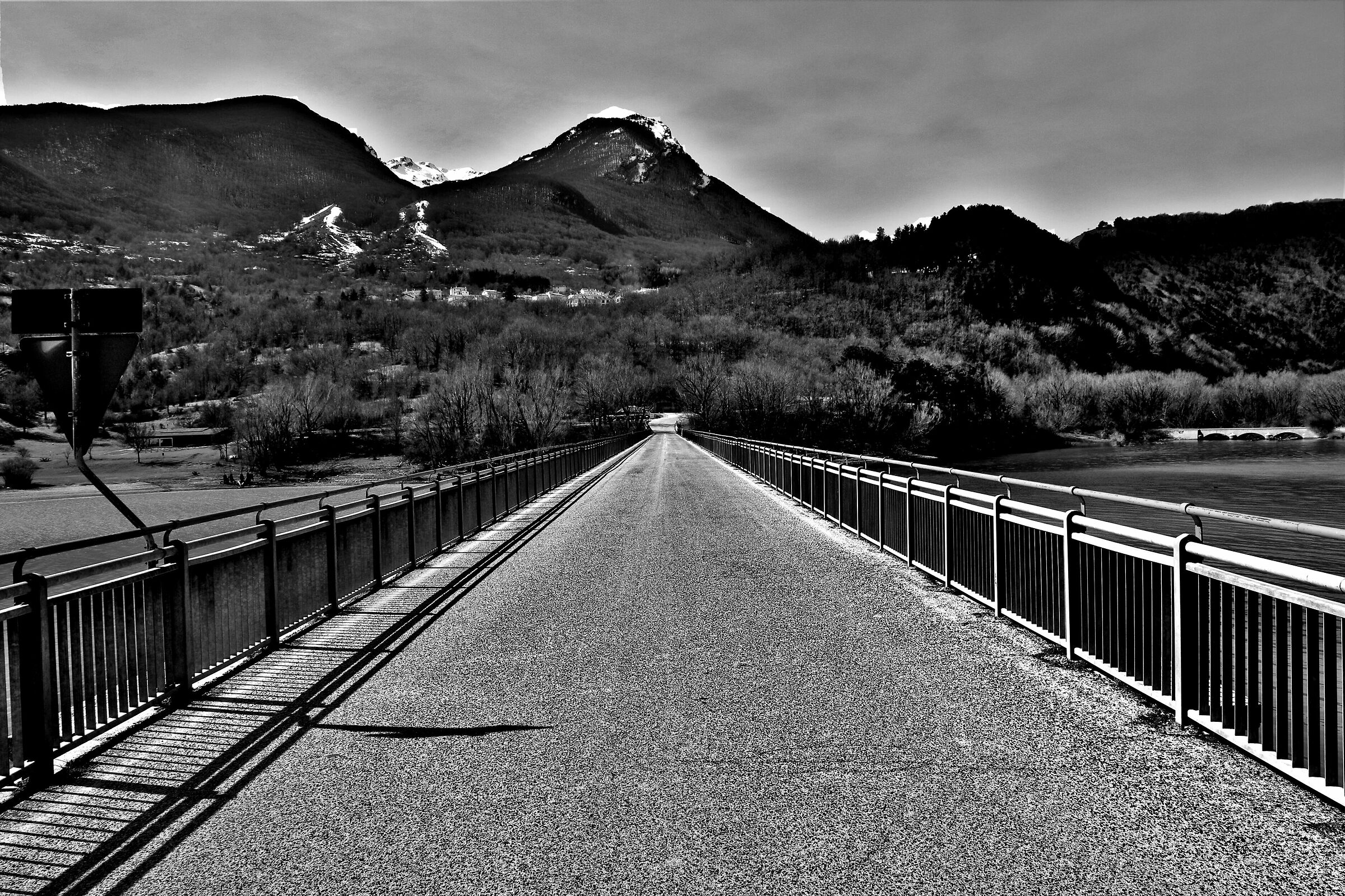 You know the smell of deserted streets...