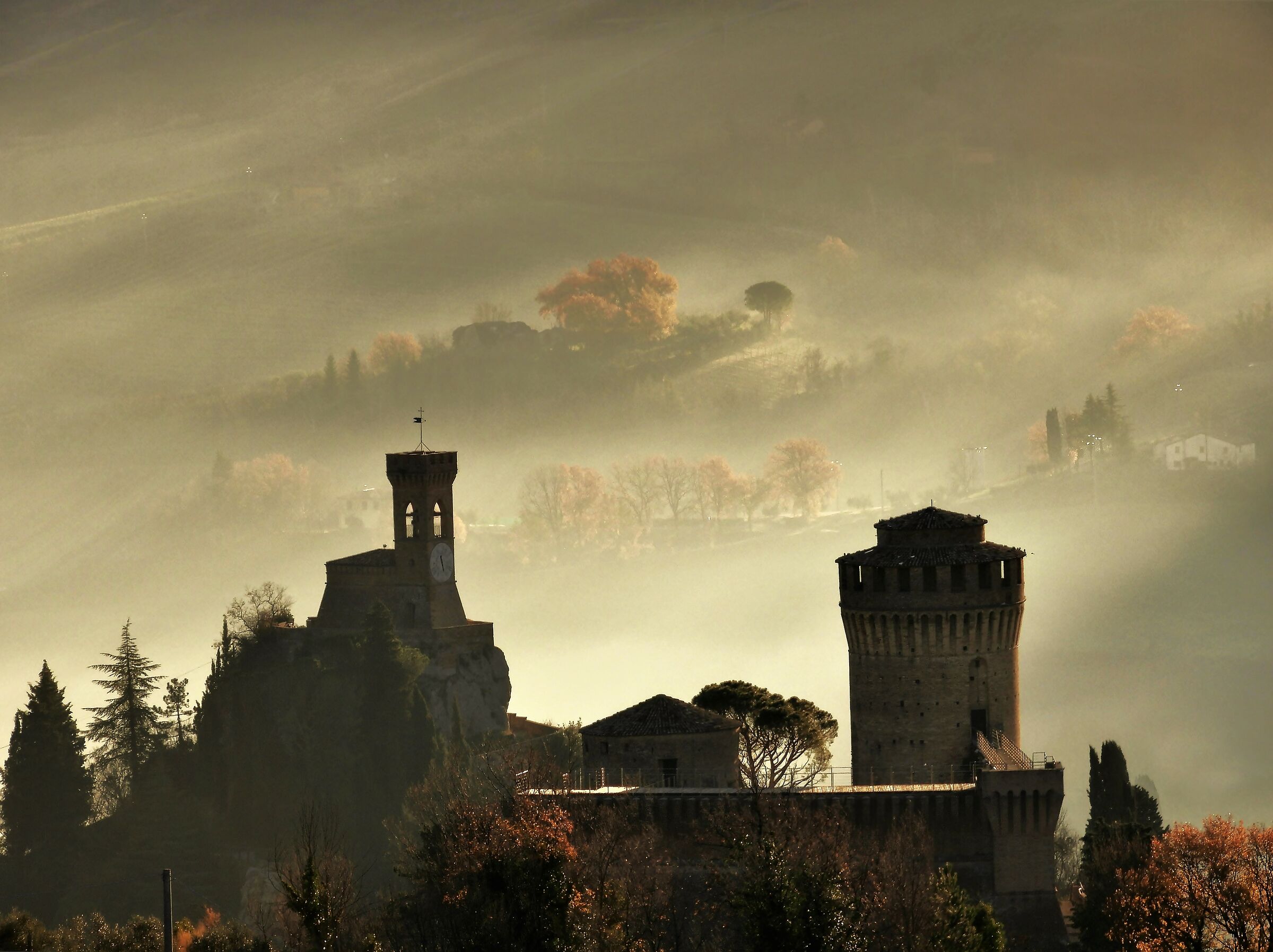 Between fog and light in Brisighella