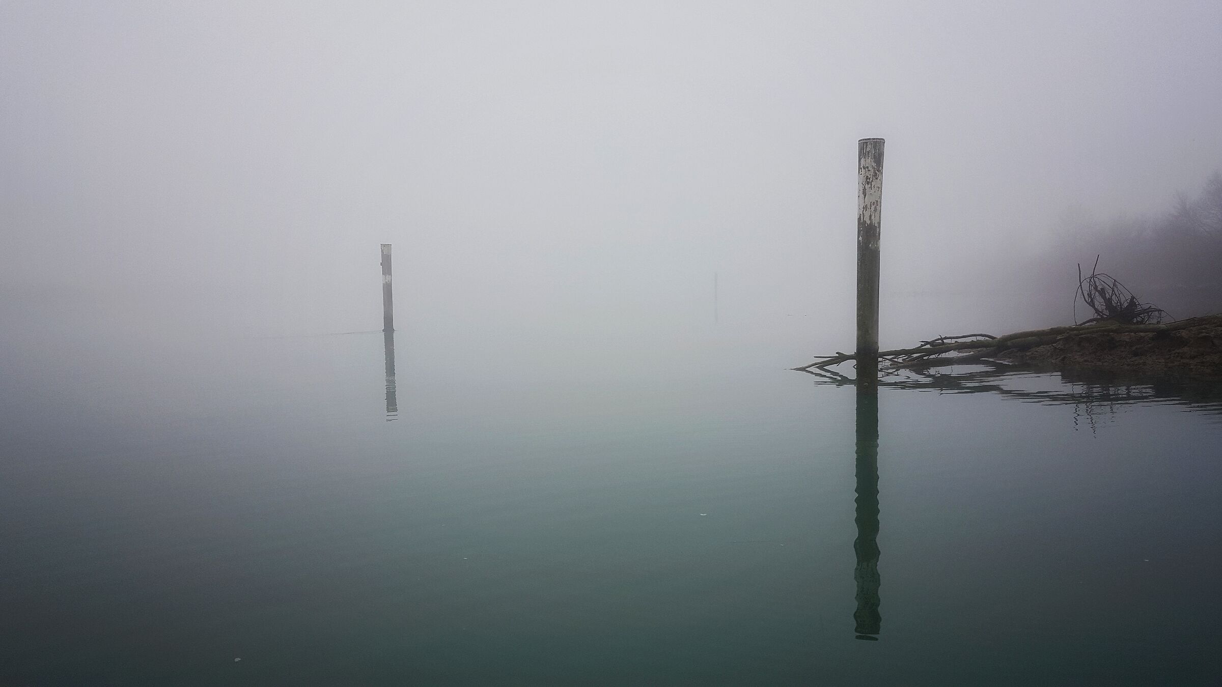 The shipwreck is sweet to me in this sea