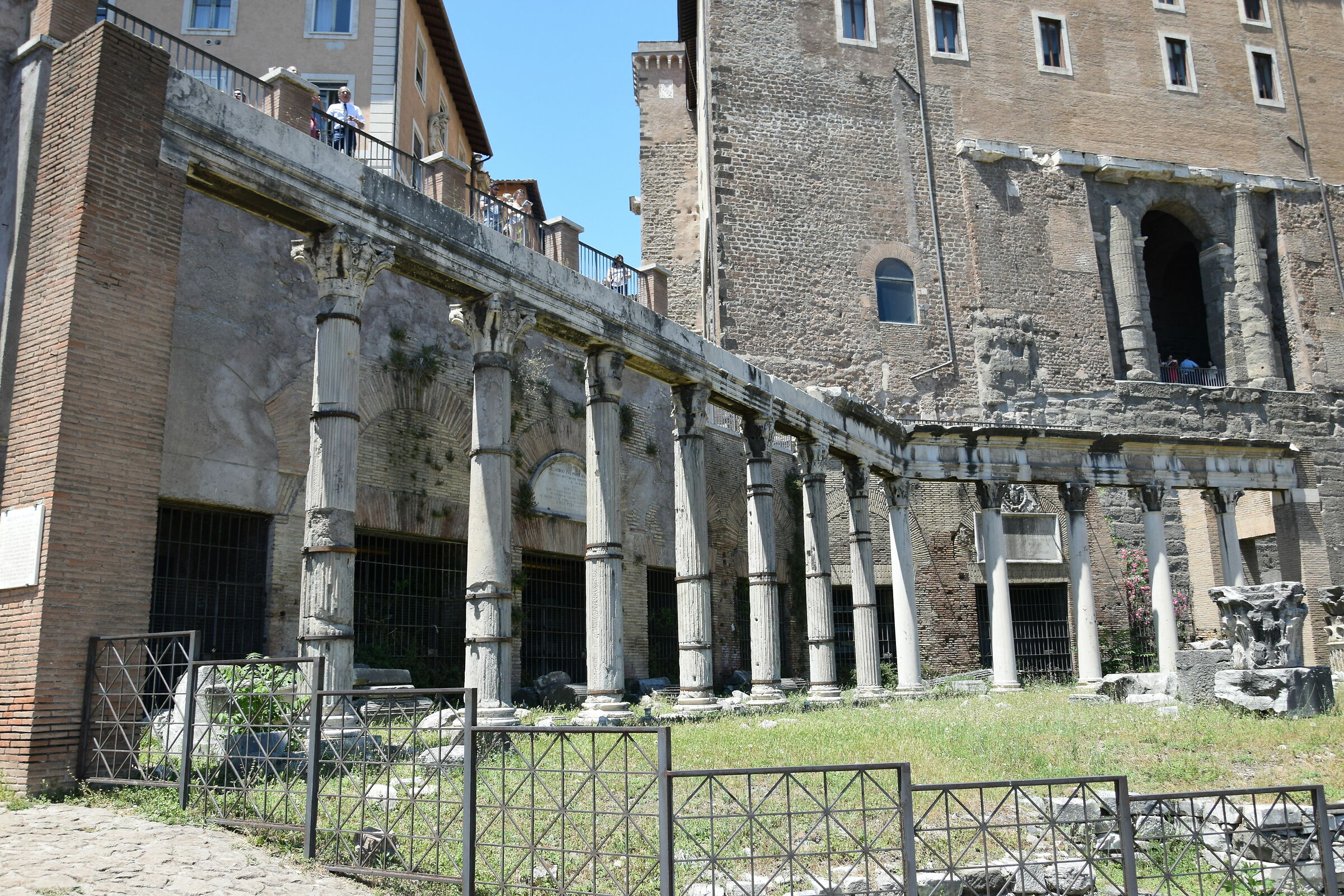 Temple of Vespasian and Tito