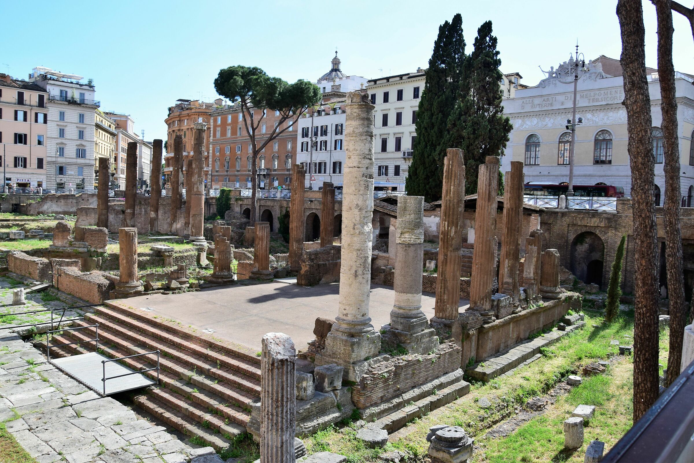 Largo di Torre Argentina