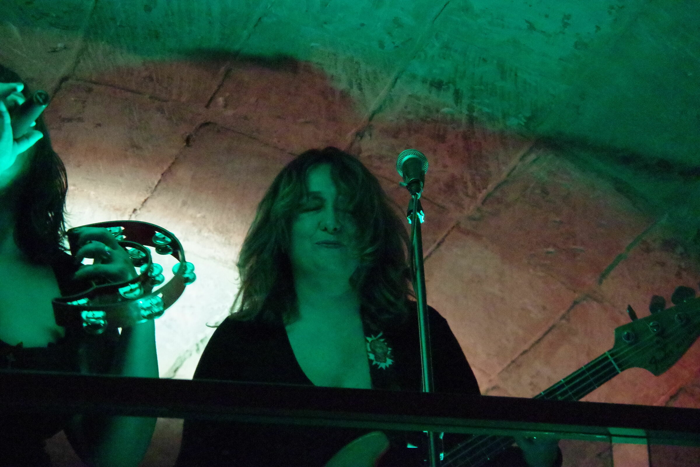 wide hips 69 al bat cavern Ragusa