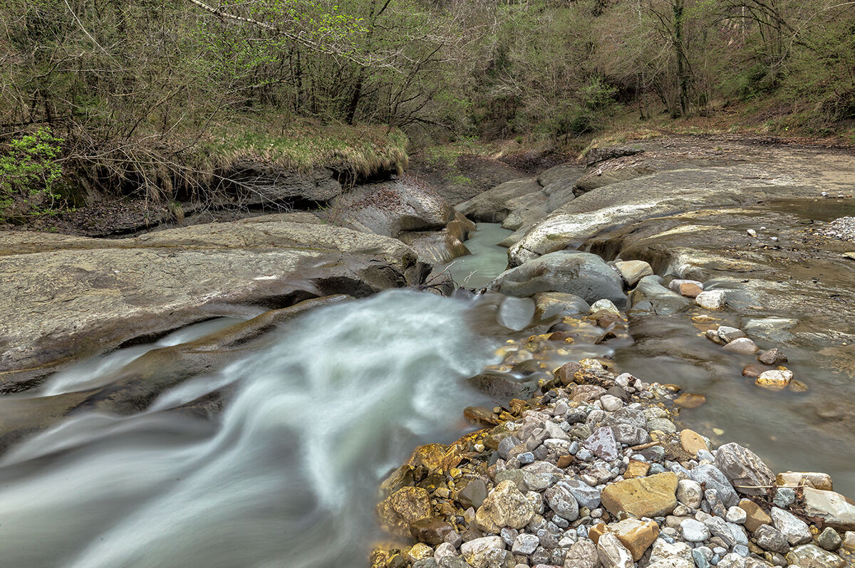 Between rocks and stones