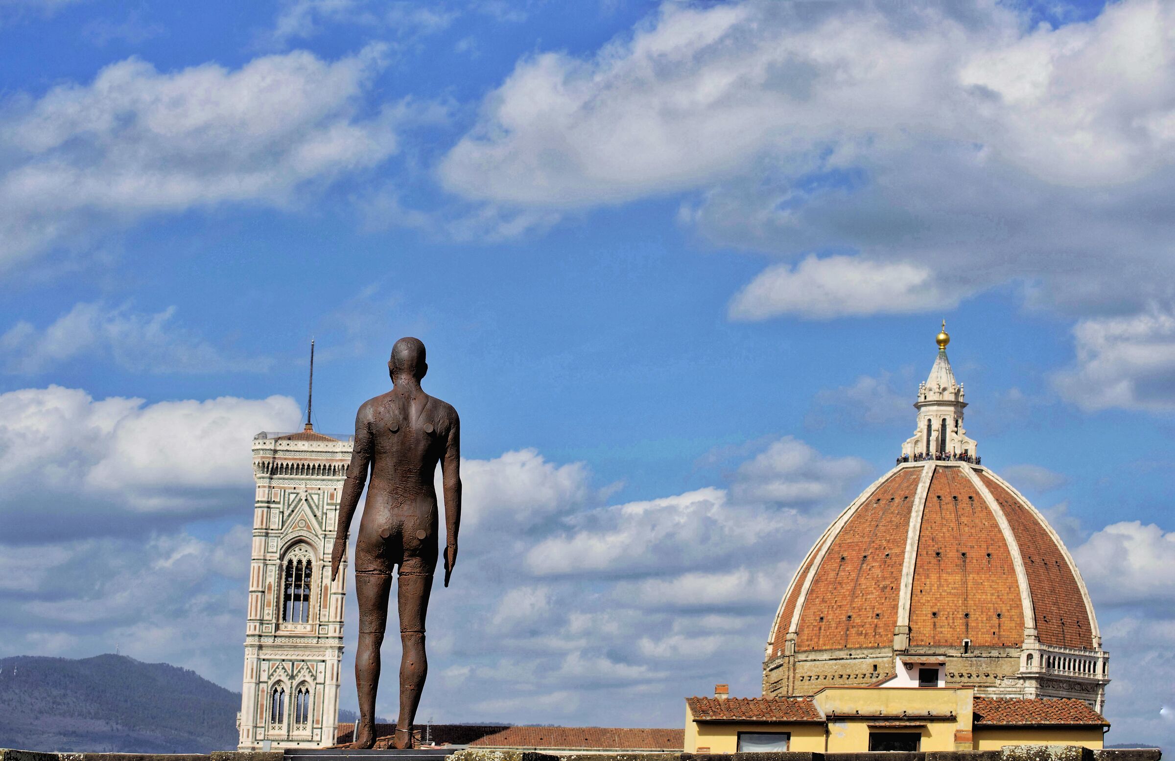 C'è qualcosa che ci rassicura e qualcosa che ci t...