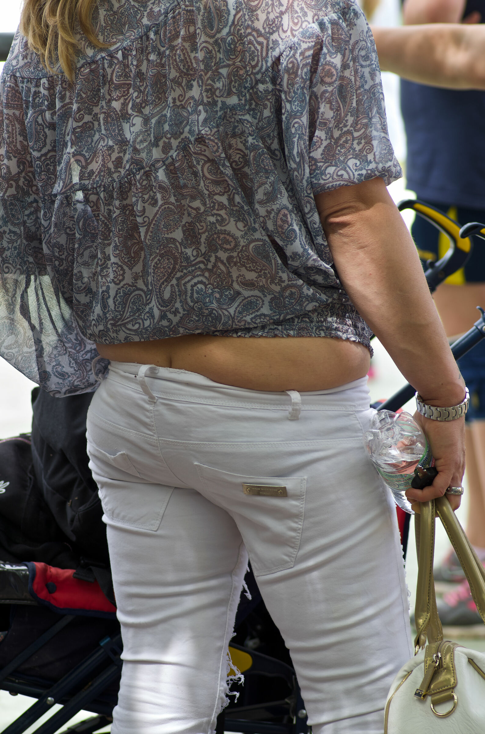 Una fettina di culo, grazie.