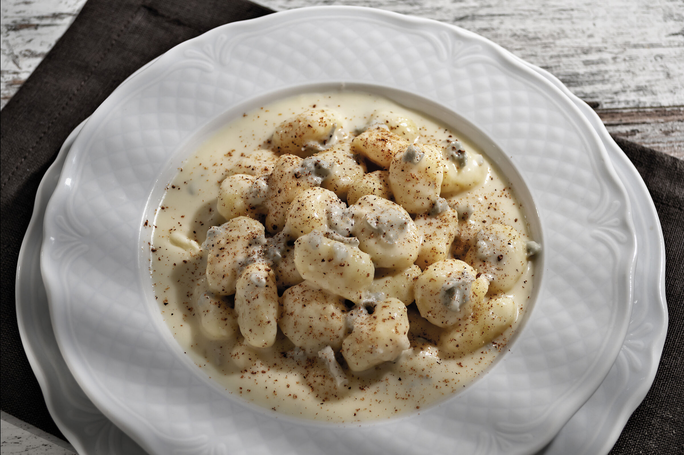 gnocchi di patate al formaggio gorgonzola e noce moscat