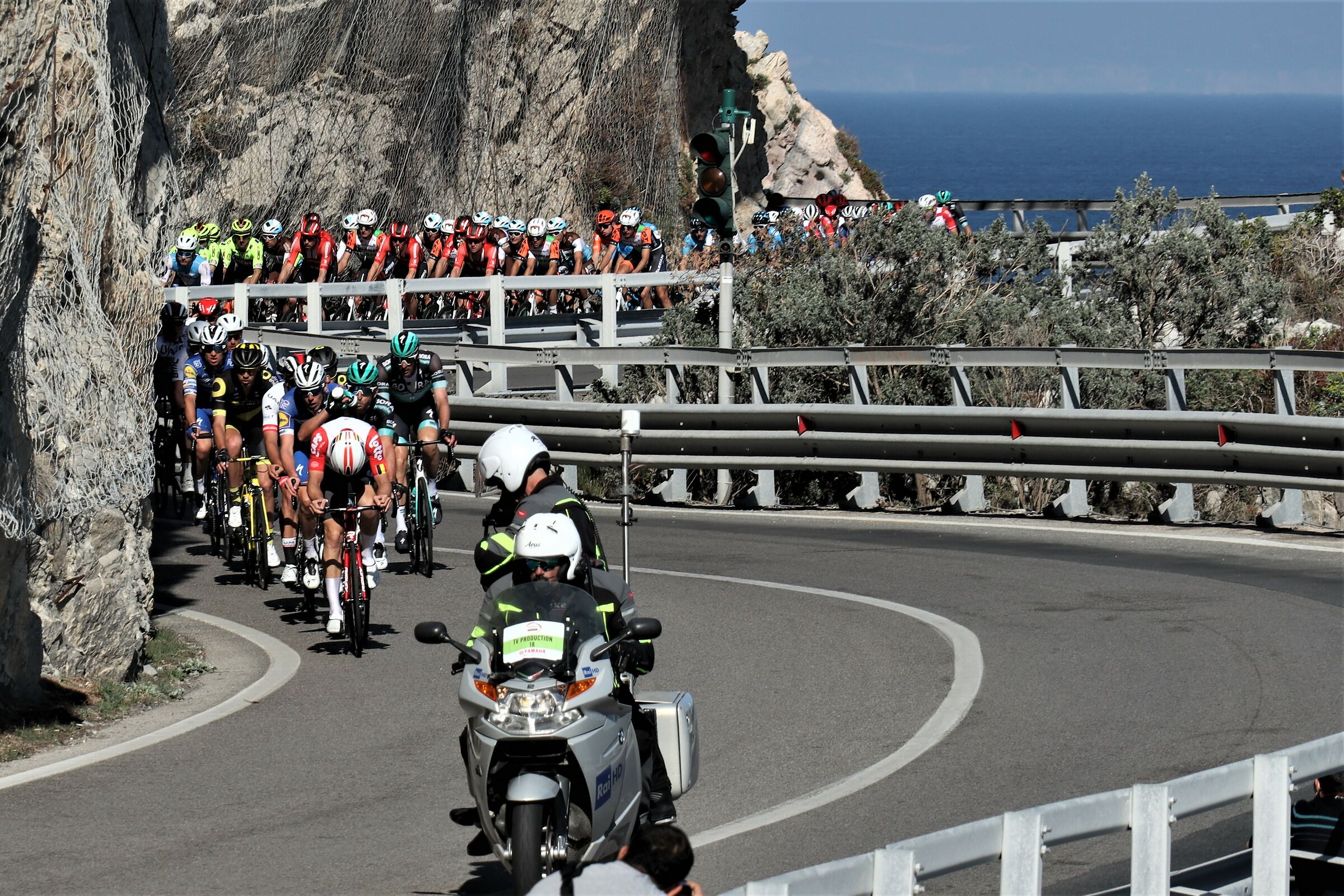 The group goes to Capo Noli