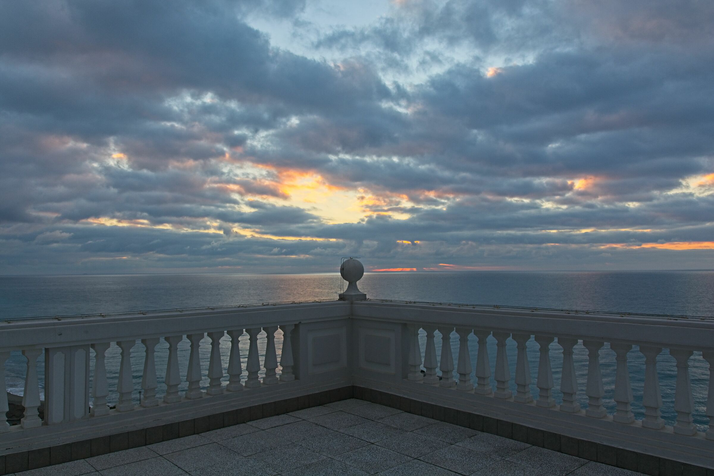 Alba a Finale Ligure