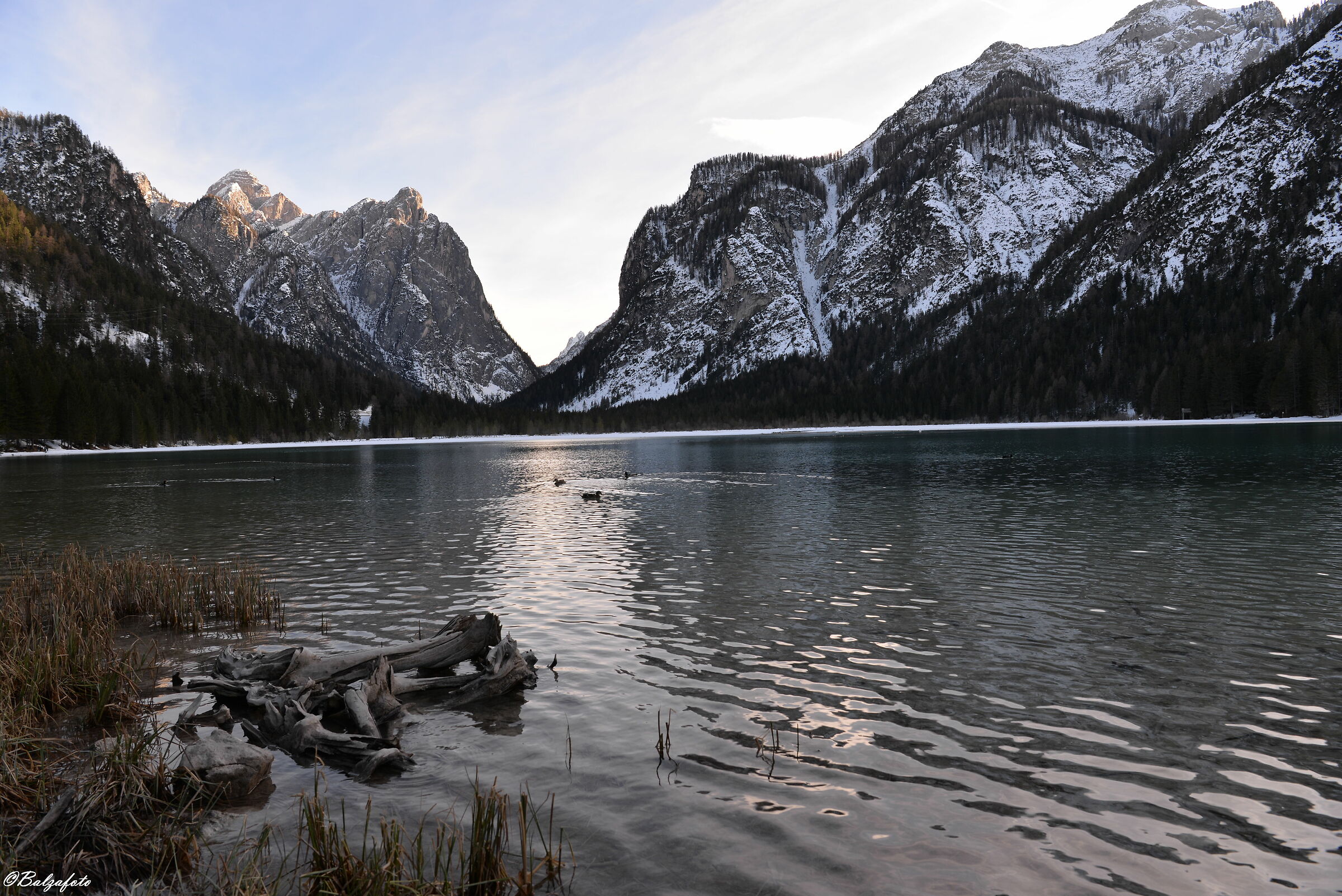 Lago di Dobbiaco, l'inverno ci sta lasciando