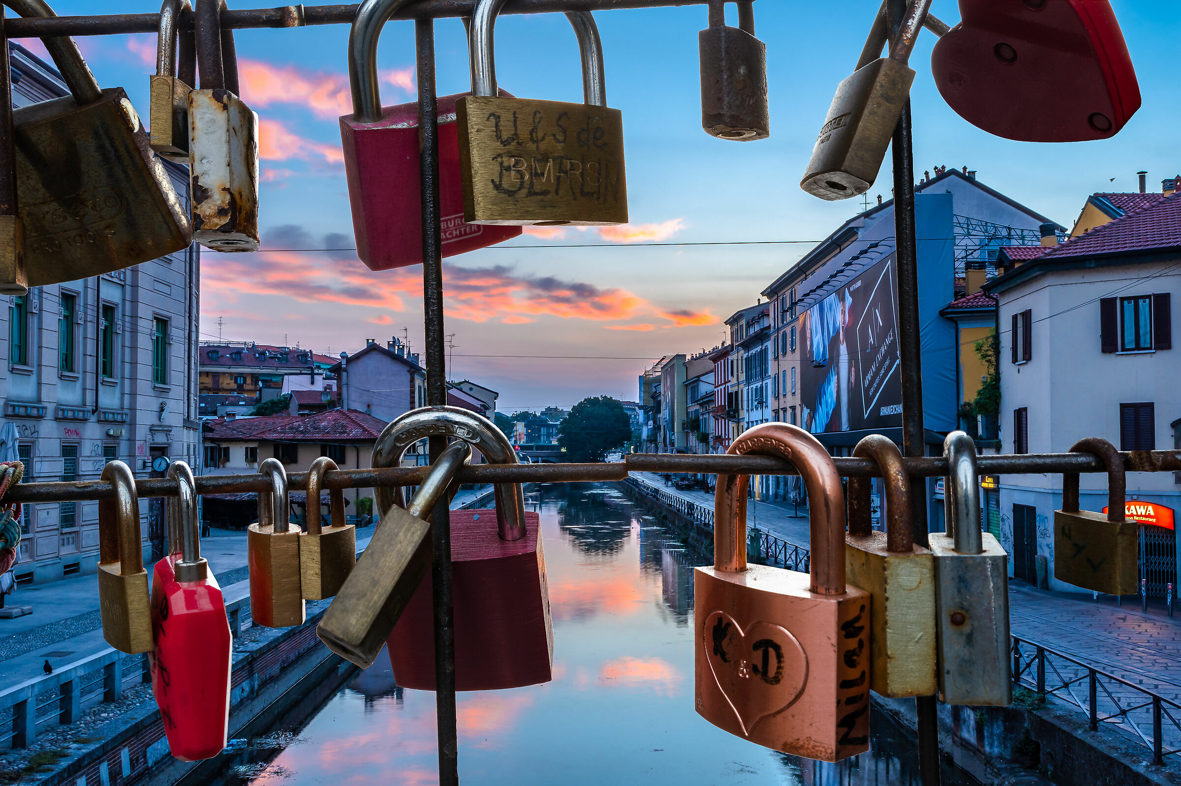 Ponte dei lucchetti, Naviglio grande