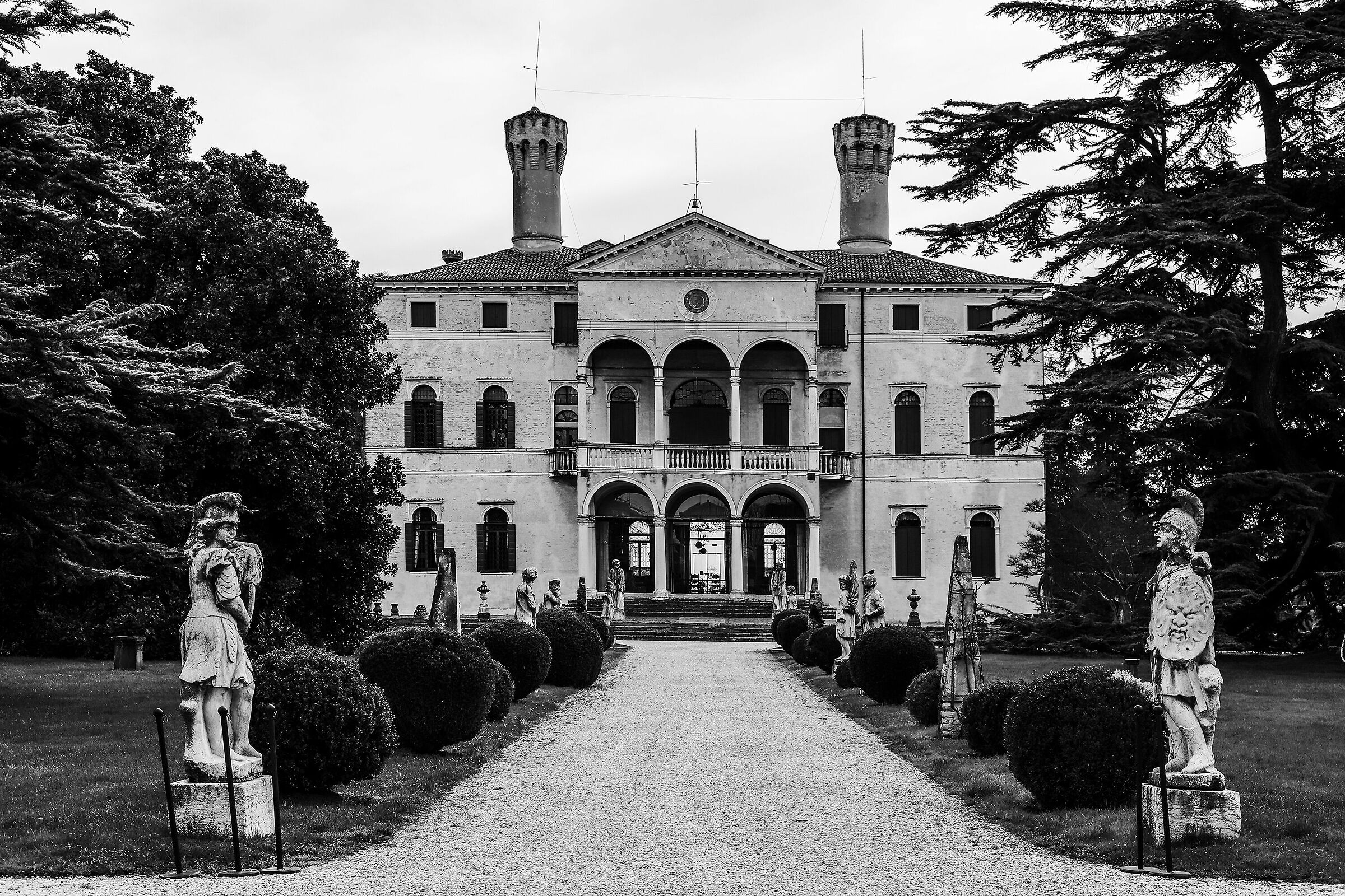 Qualcosa di Roncade-Dentro le mura del Castello