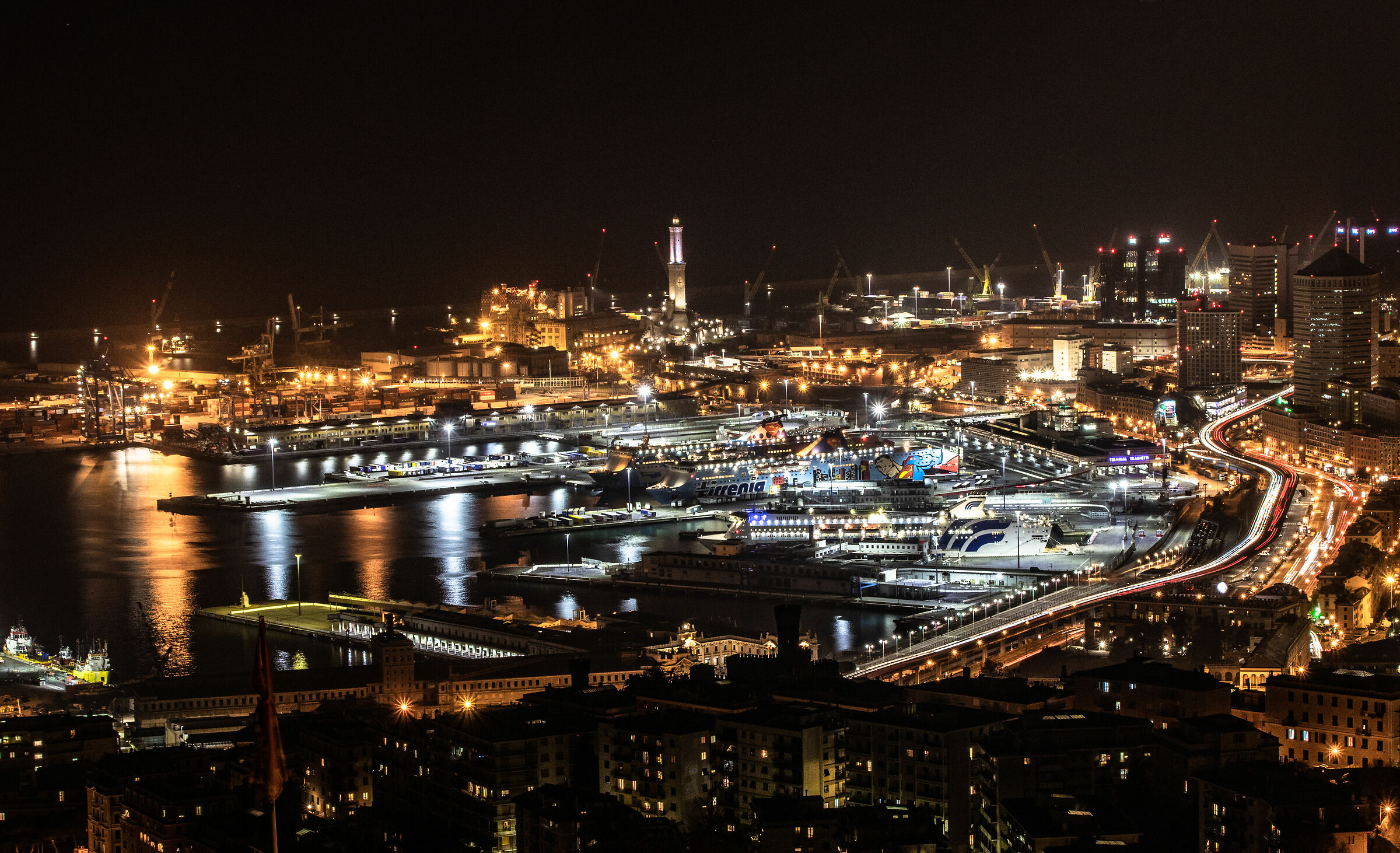 Genova - Notturna sul porto (1)