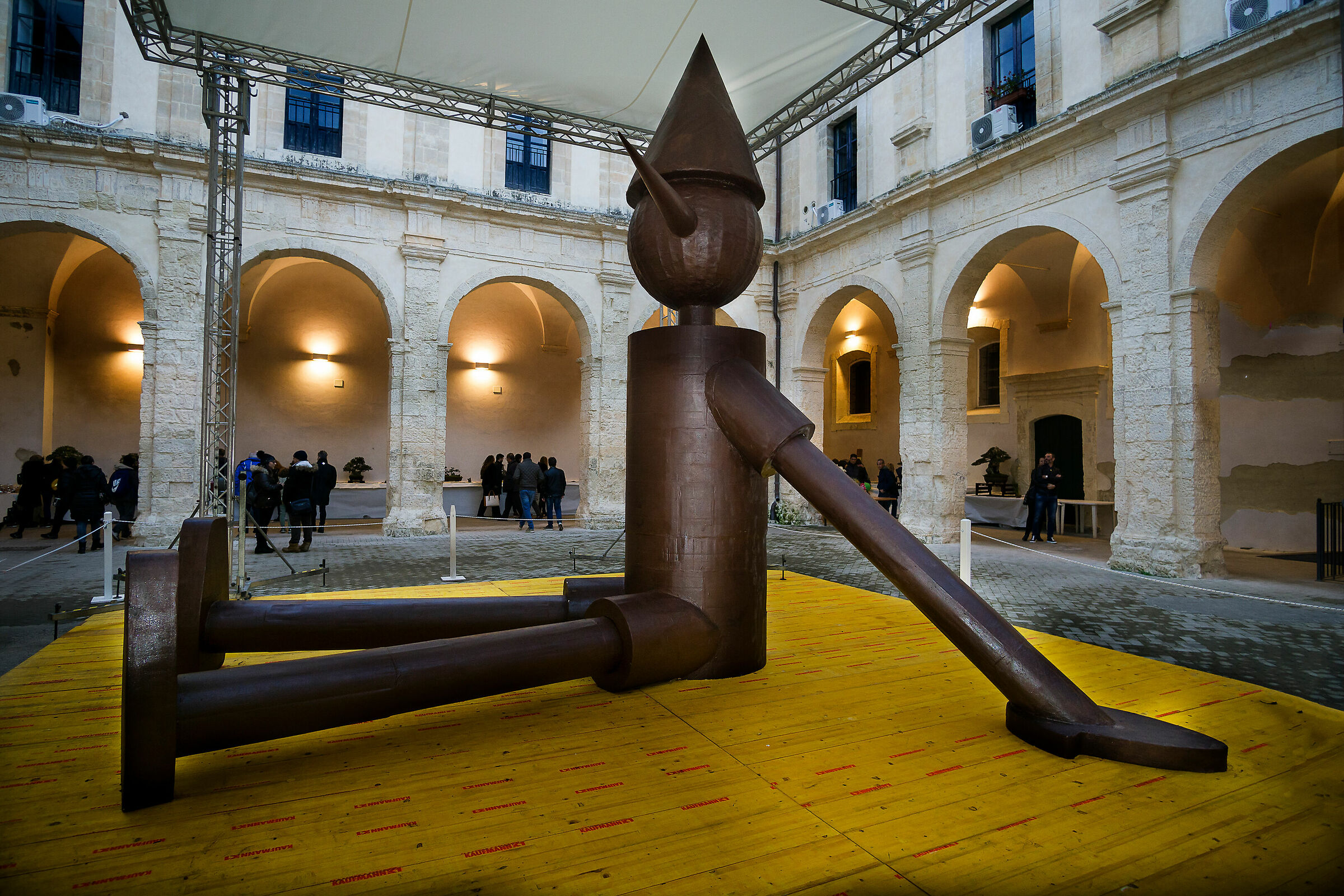 Lies have short legs and long nose