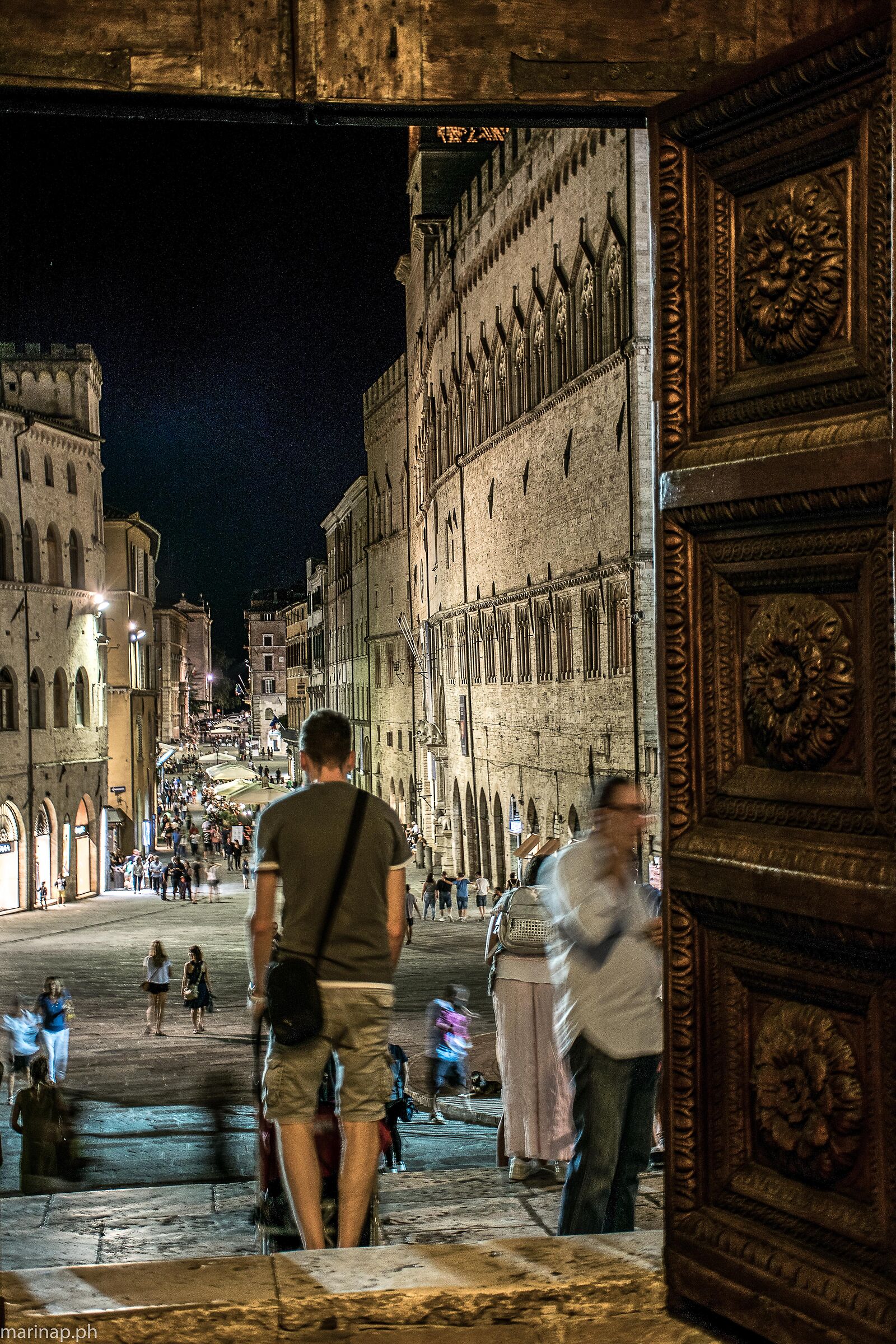 uscendo dalla cattedrale