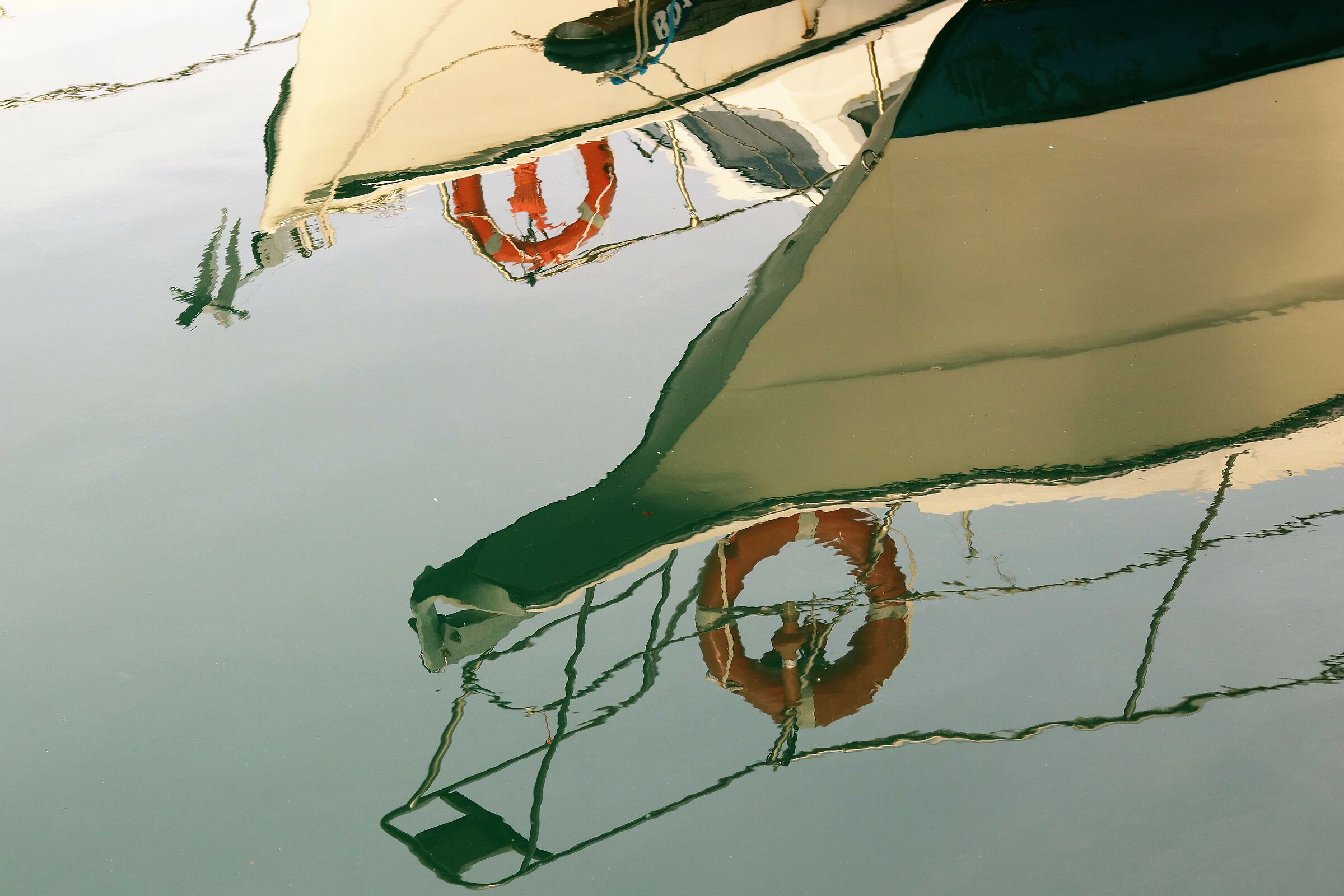 ... Mirror... In the Port of Loano