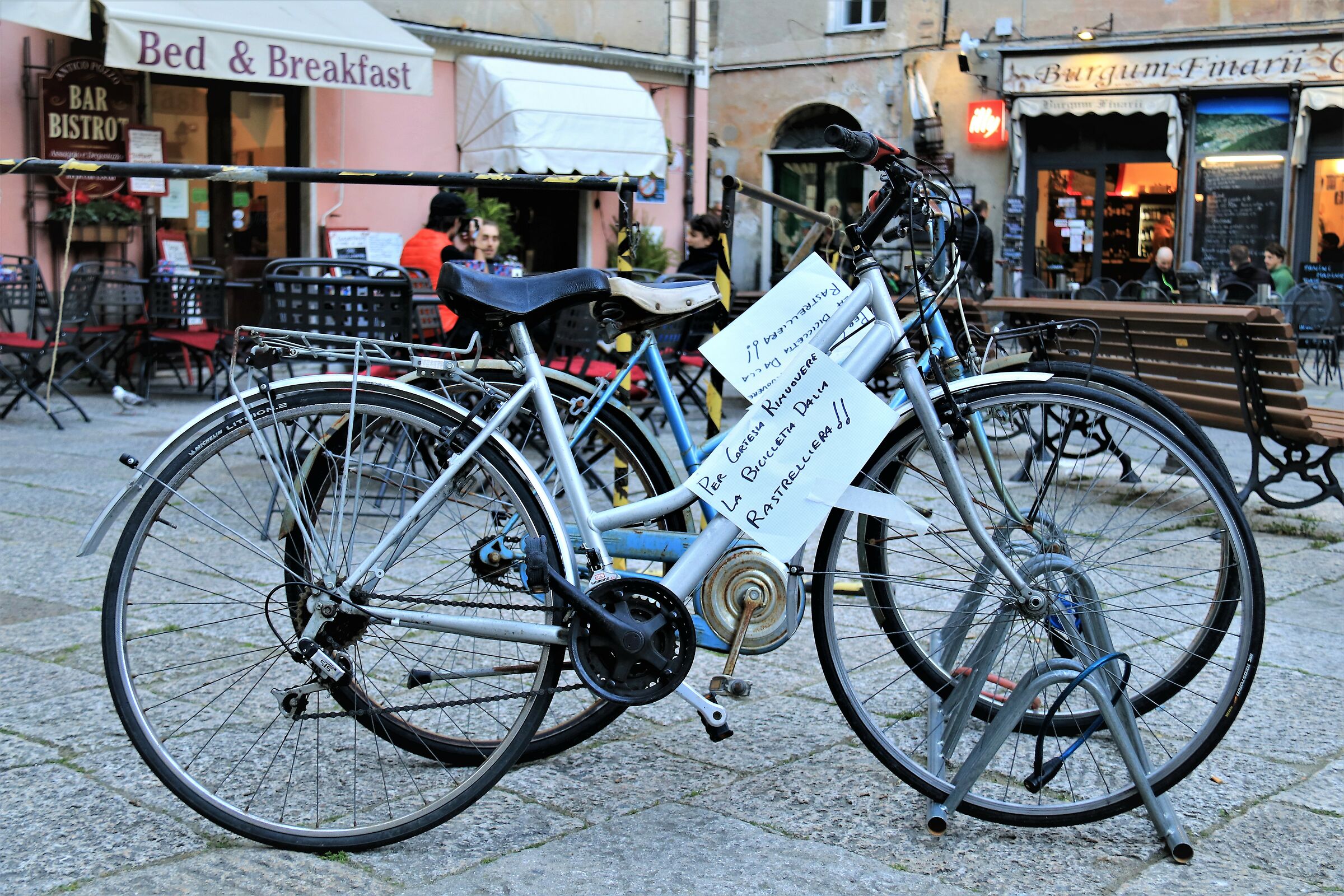 ...Solo Parcheggio privato per i clienti...