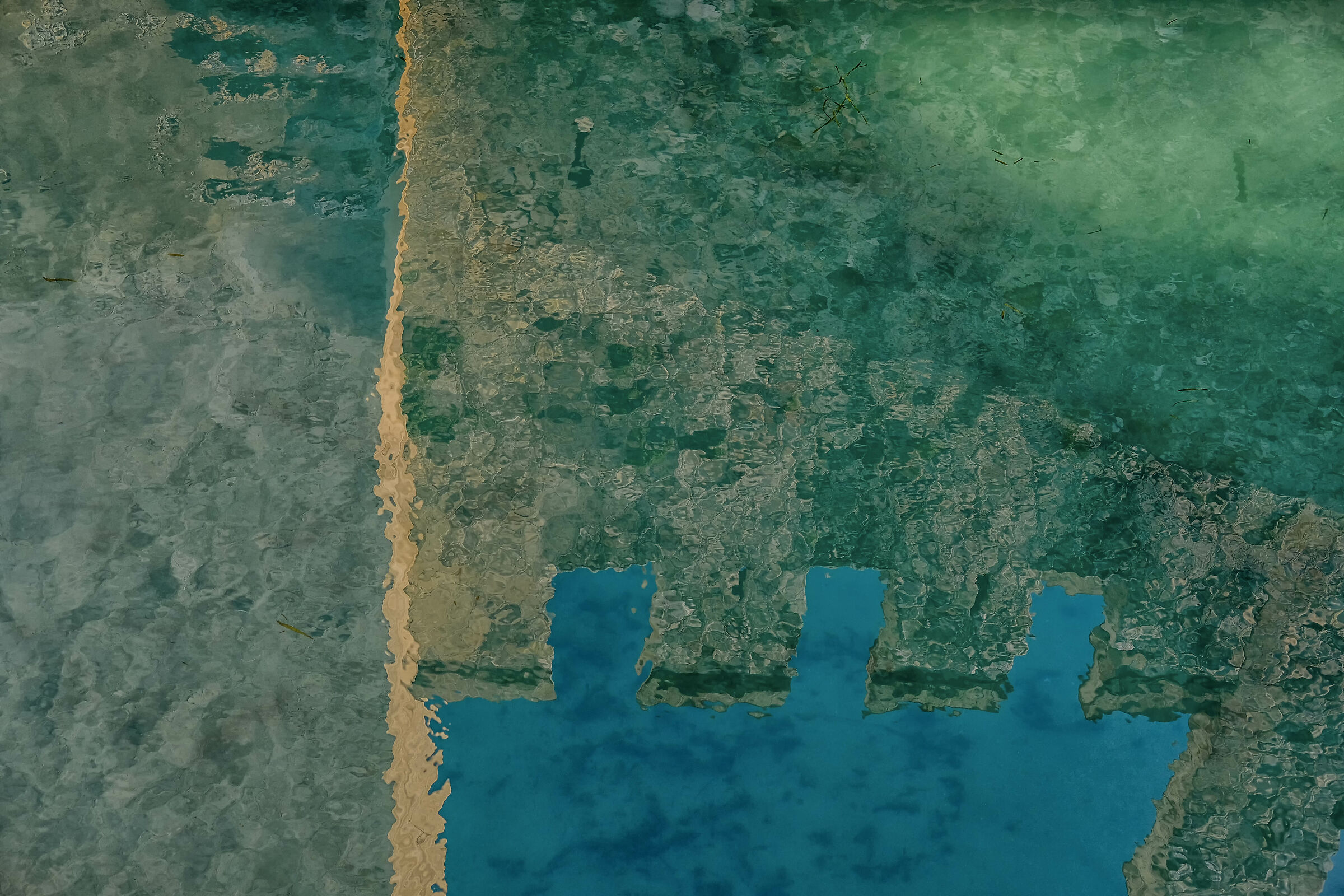 Sirmione-Castle reflected in the water