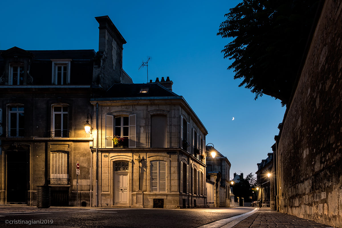 Reims. Clair de lune