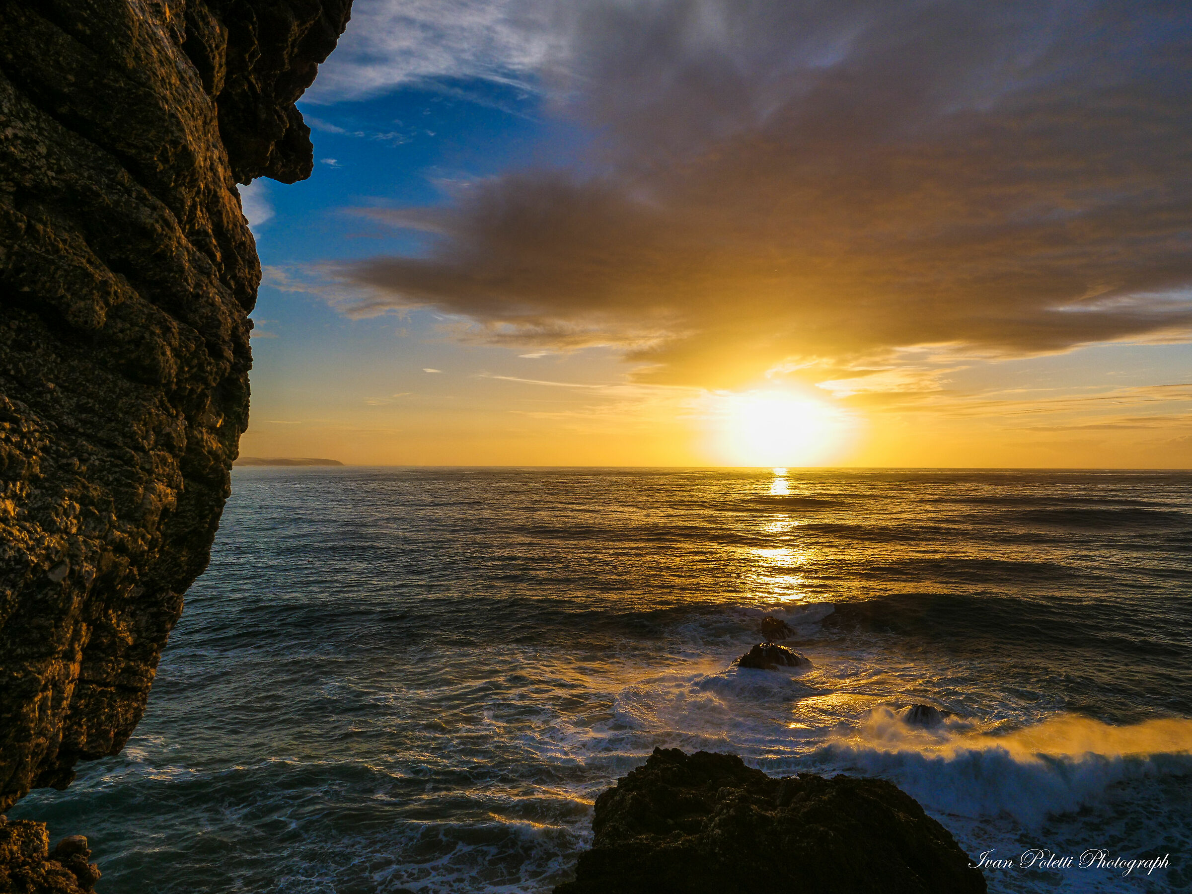 Ocean sunset at Nazarè
