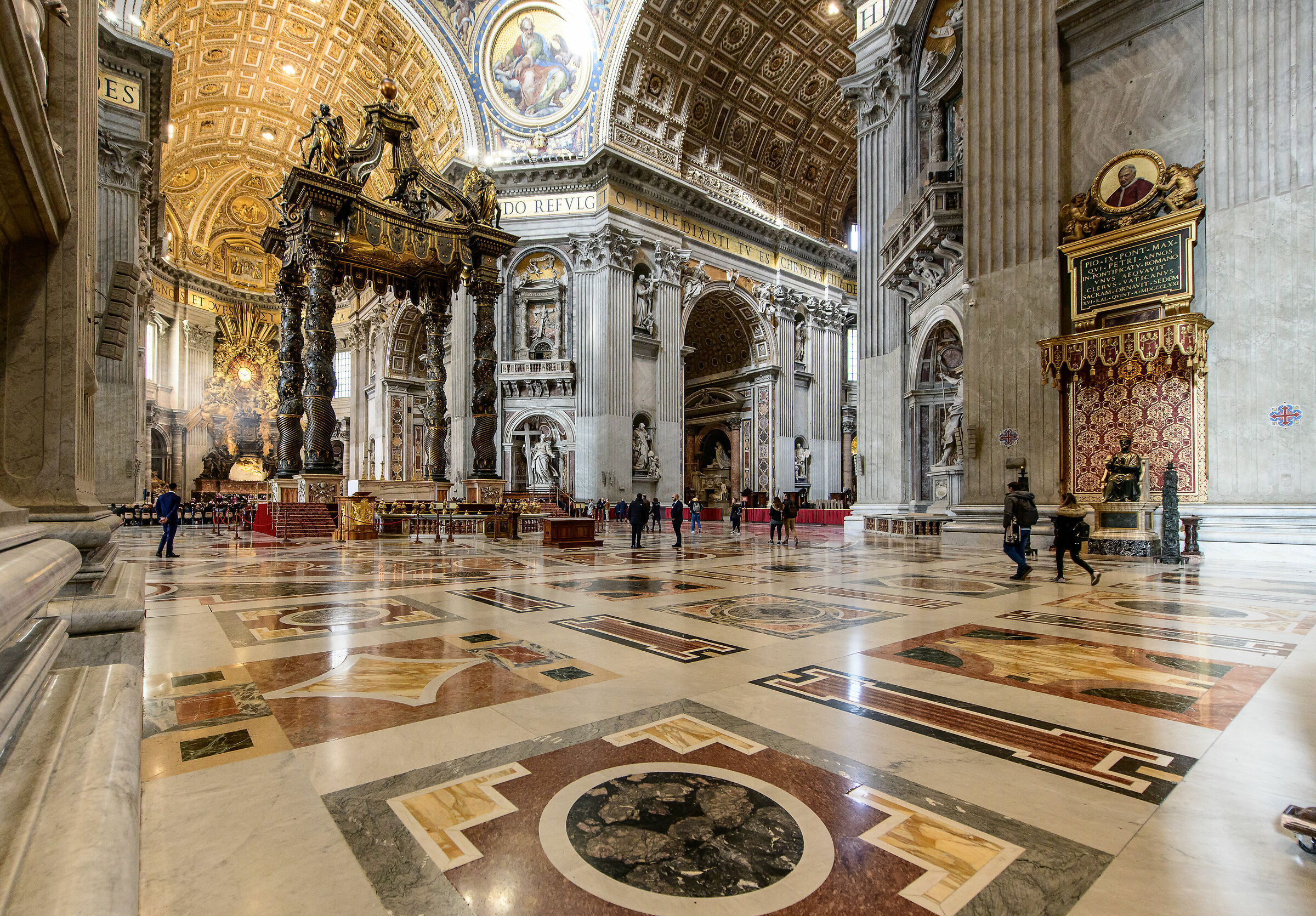 Rome-Inside S. Pietro