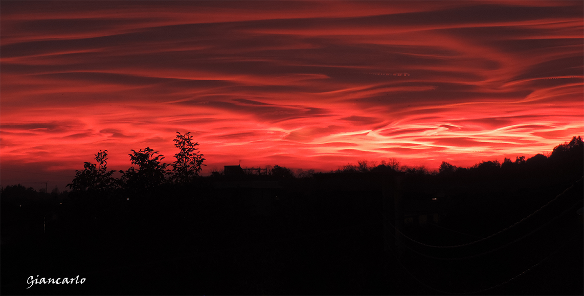 con il naso all'insù