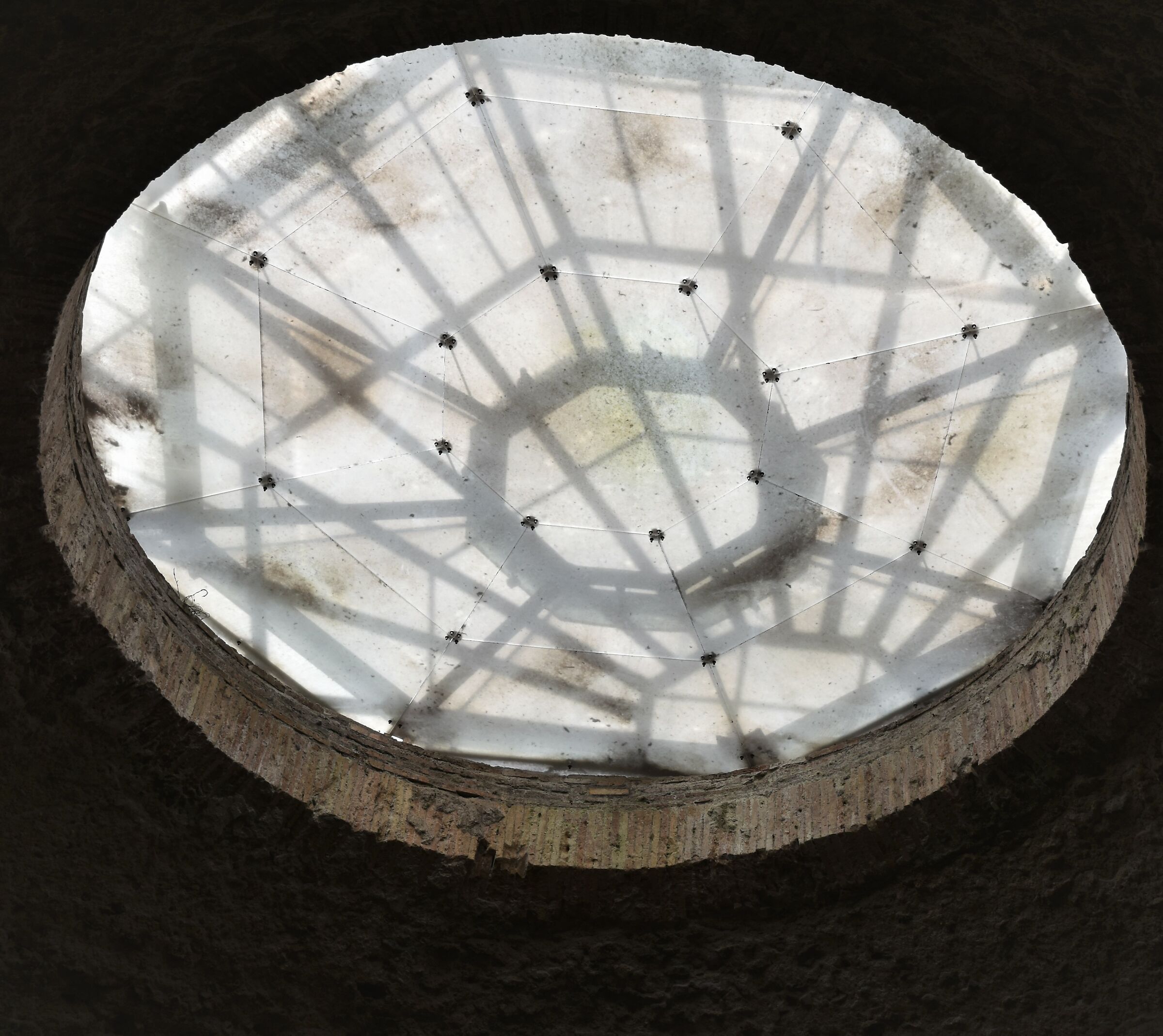 From the Domus area, looking towards the sky......