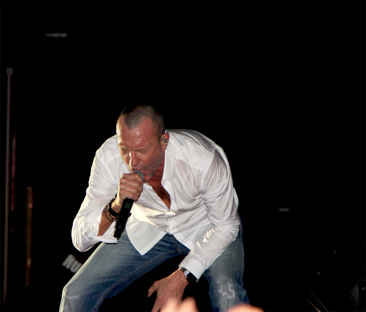 live dal Palapartenope di Napoli  12-12-2012