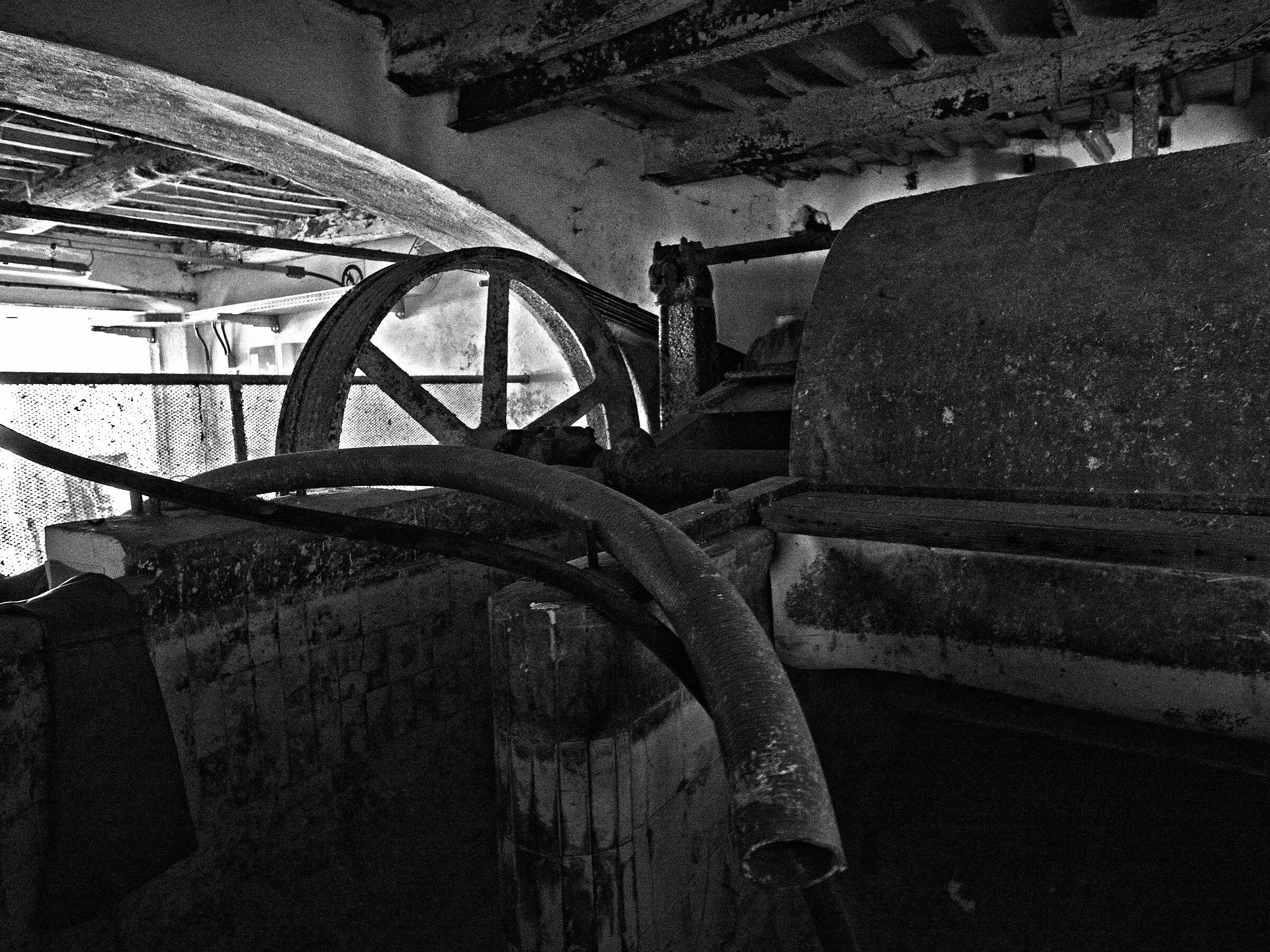 Morte di una cartiera