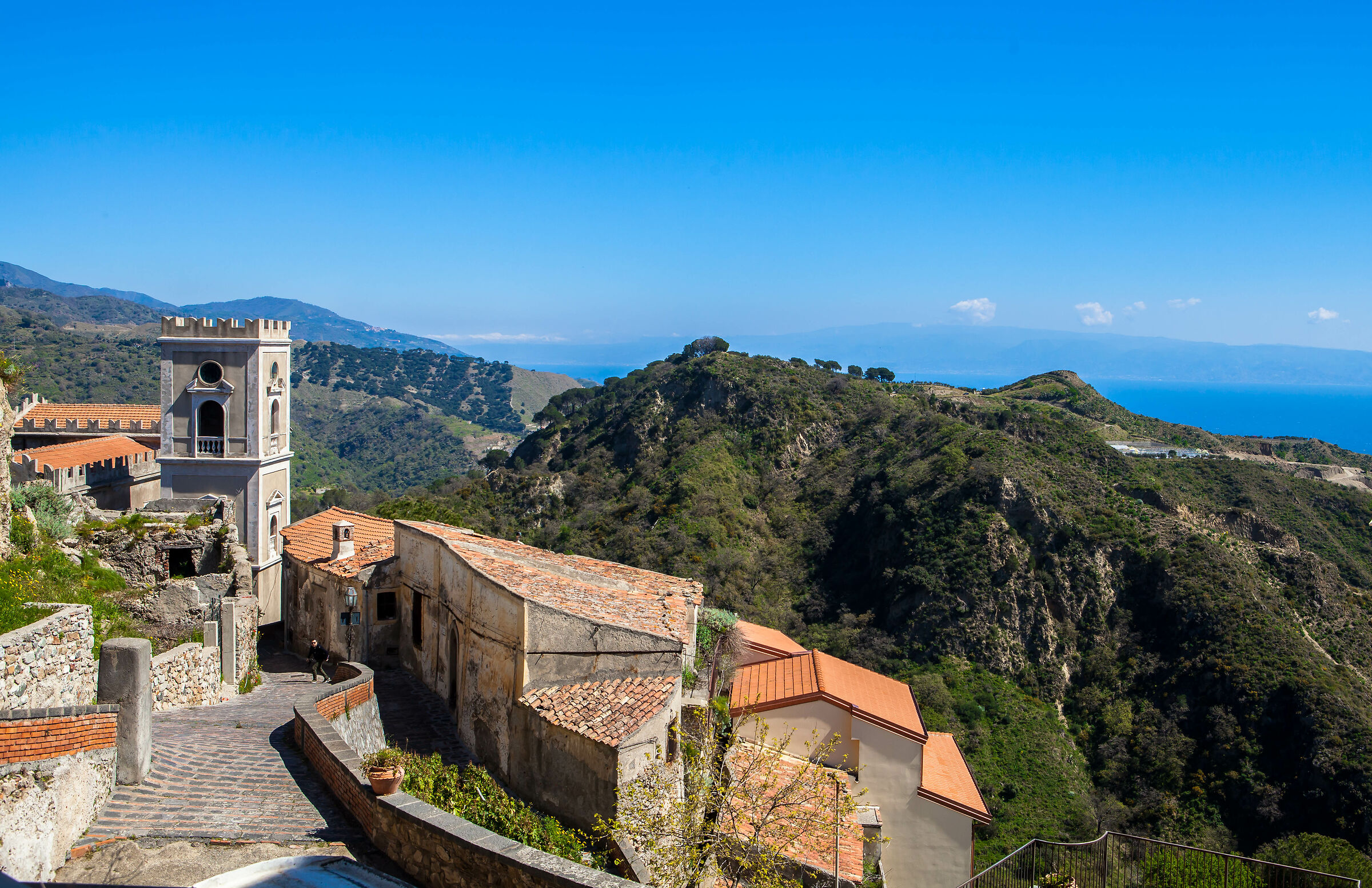 Panoramica da Savoca verso lostretto