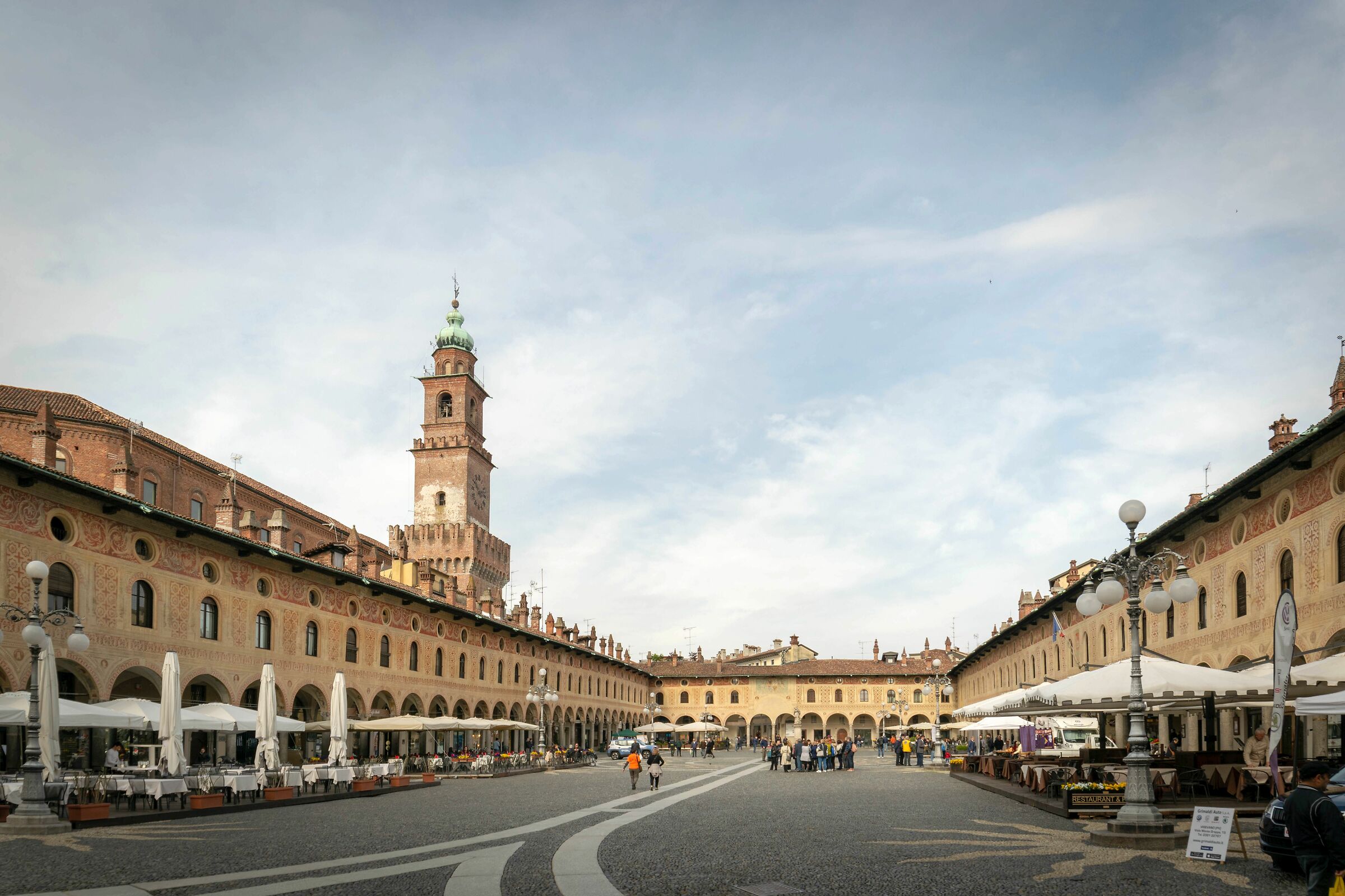 La Piazza di Vigevano.