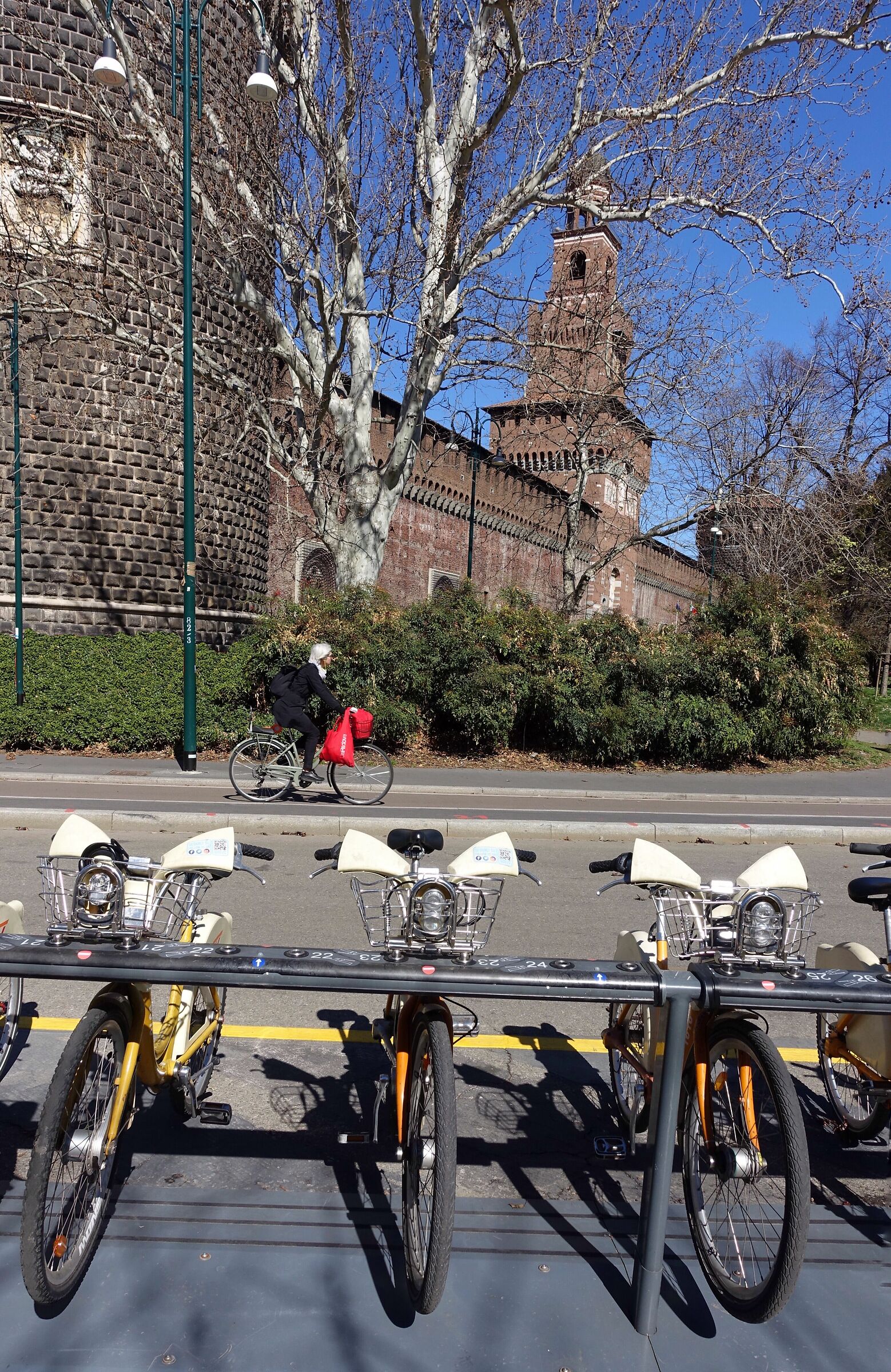 Milano. City bike.