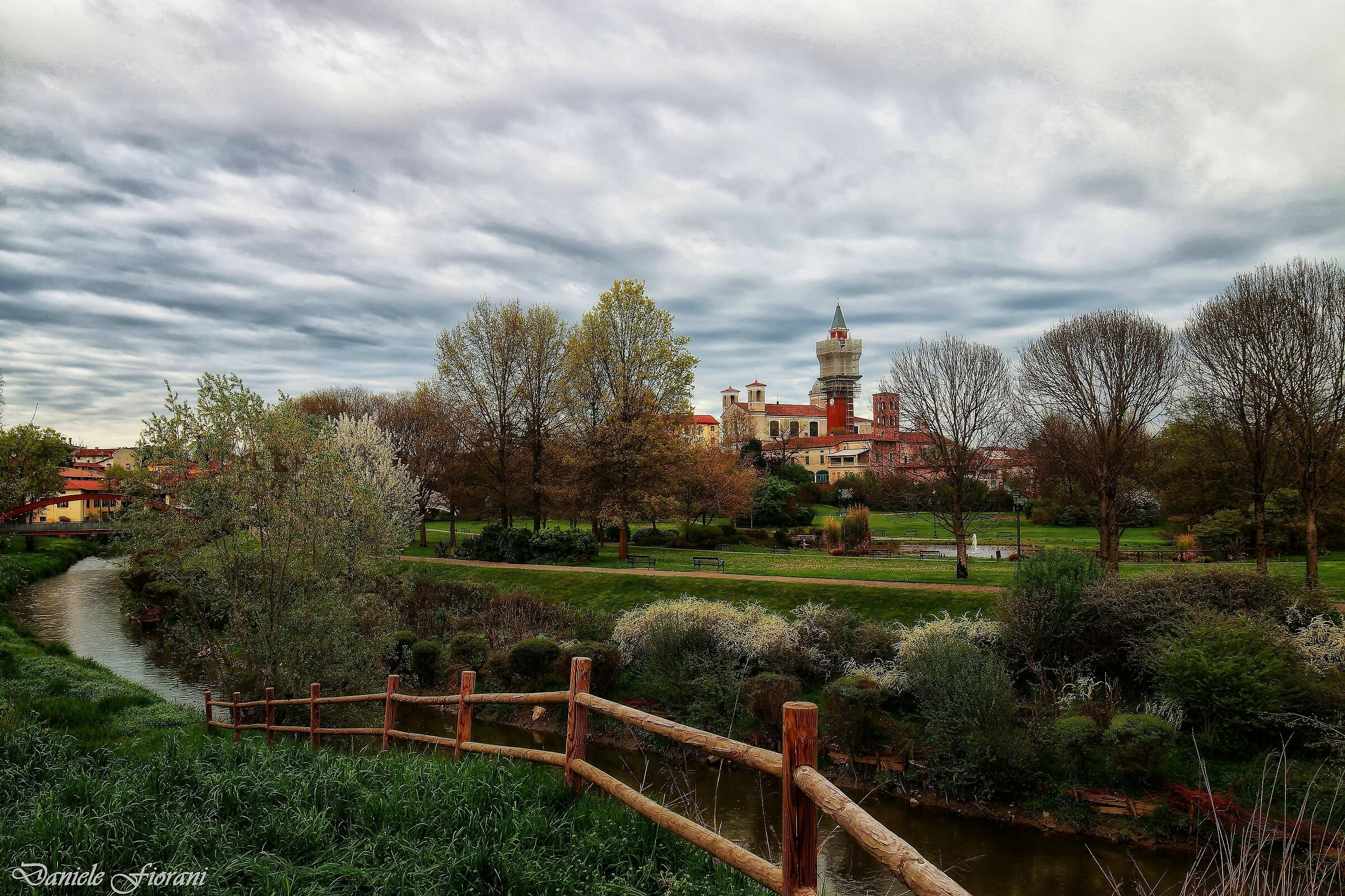 Verolanuova sotto un cielo uggioso