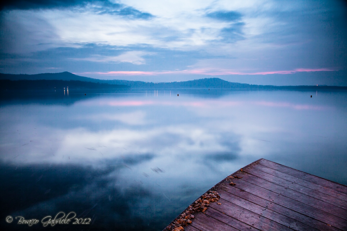 Ultime luci sul lago