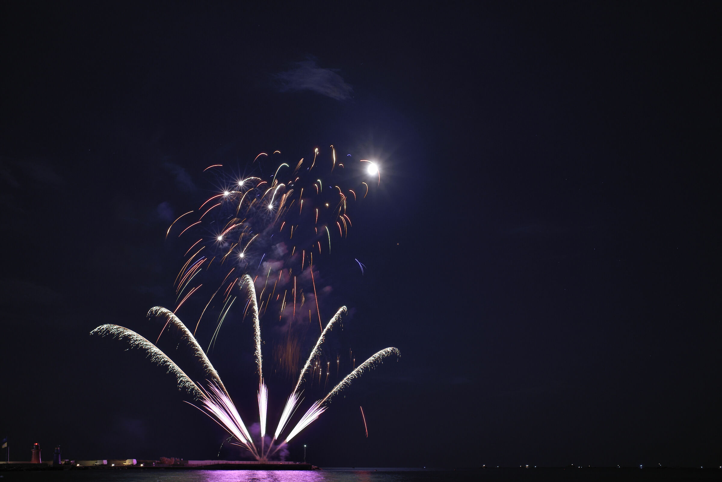 In spiaggia con famigliari e amici