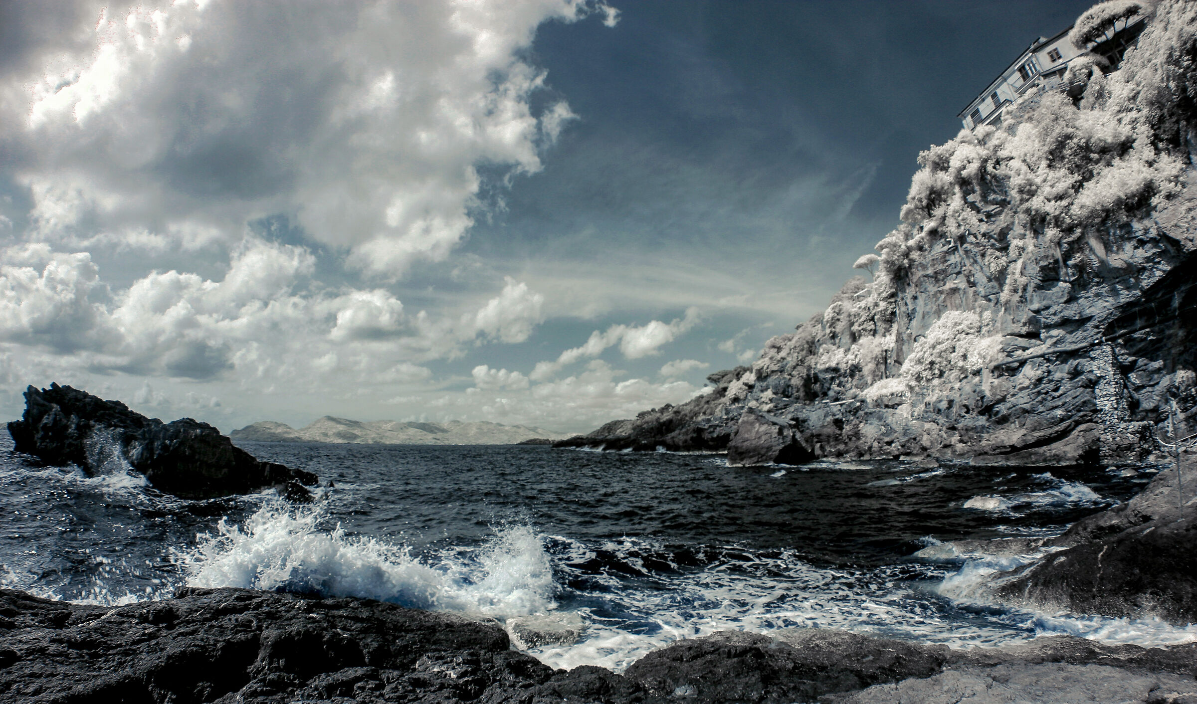 mare in burrasca a lerici